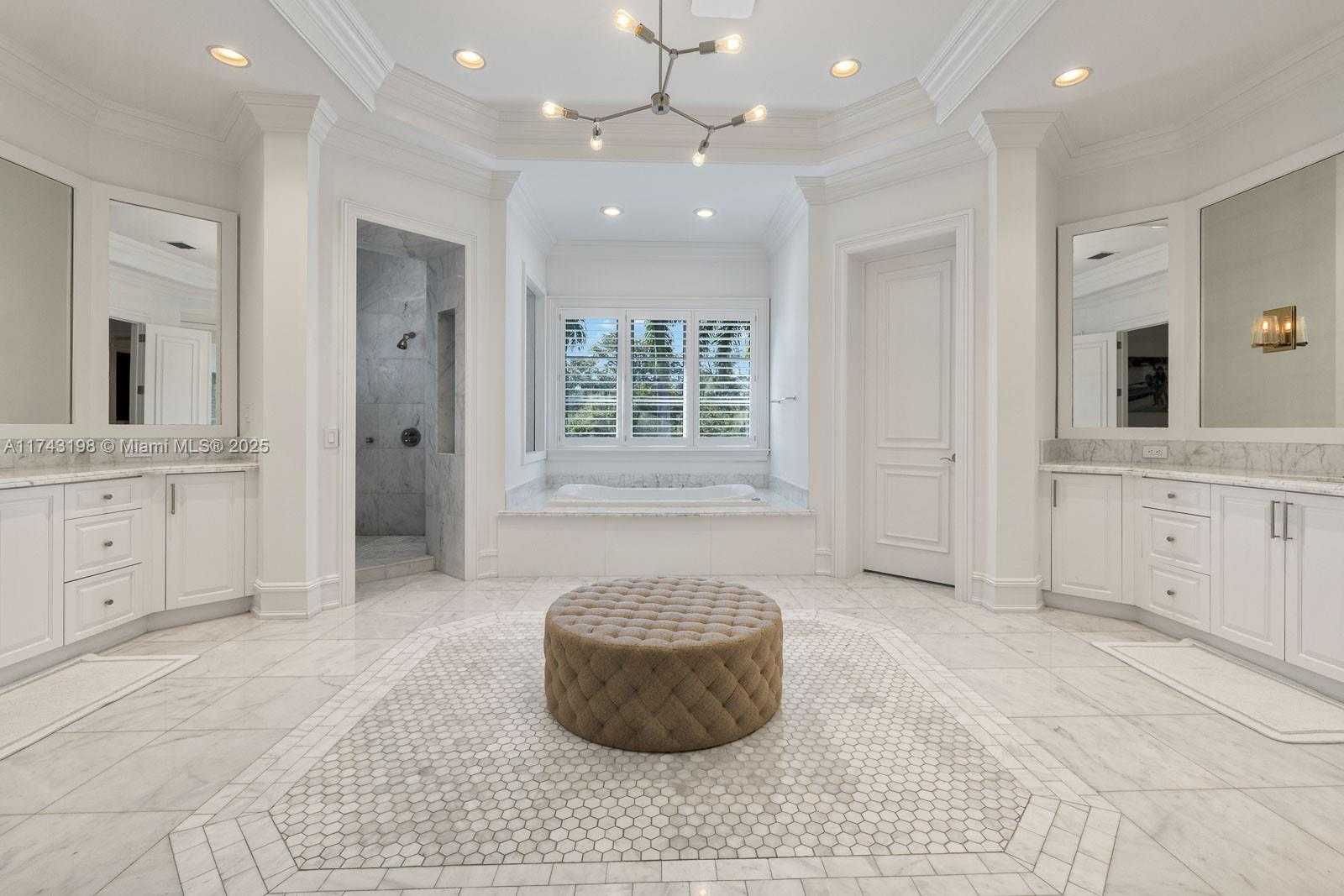 Small Image of 9001 BANYAN DR, Coral Gables Number 15