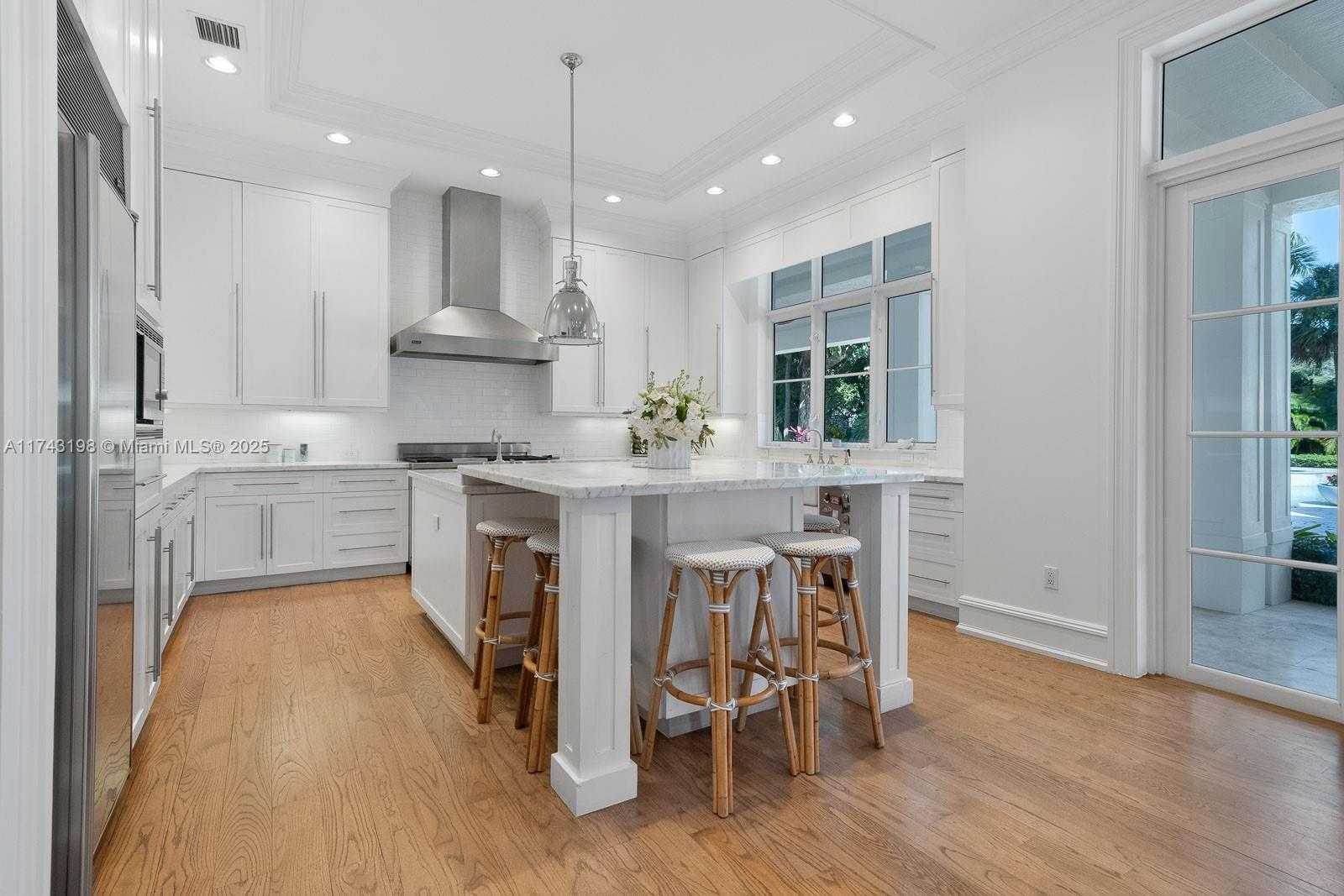 Small Image of 9001 BANYAN DR, Coral Gables Number 7