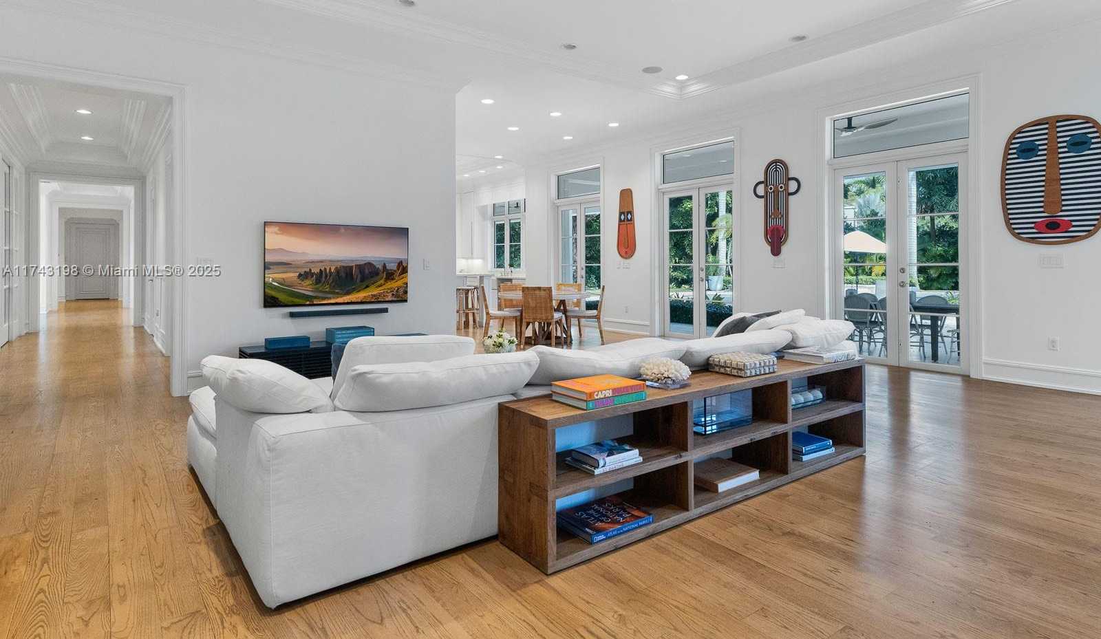 Small Image of 9001 BANYAN DR, Coral Gables Number 8
