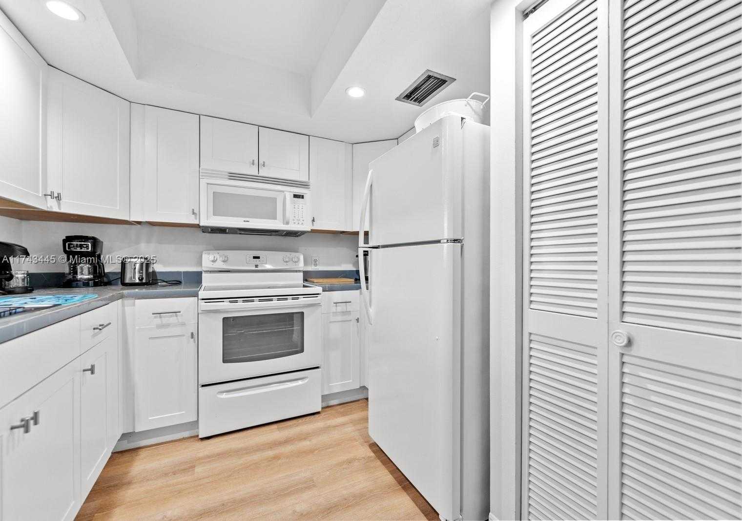 Small Image of 3635 TRADE WINDS ST, Big Pine Number 25