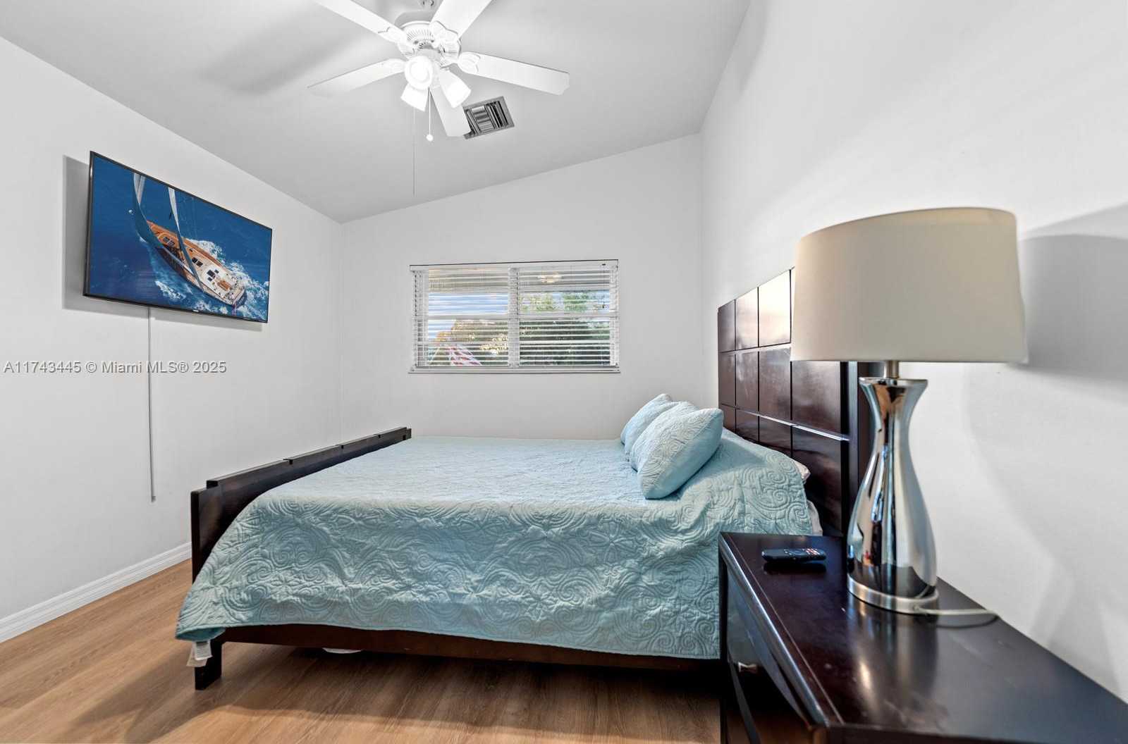 Small Image of 3635 TRADE WINDS ST, Big Pine Number 35