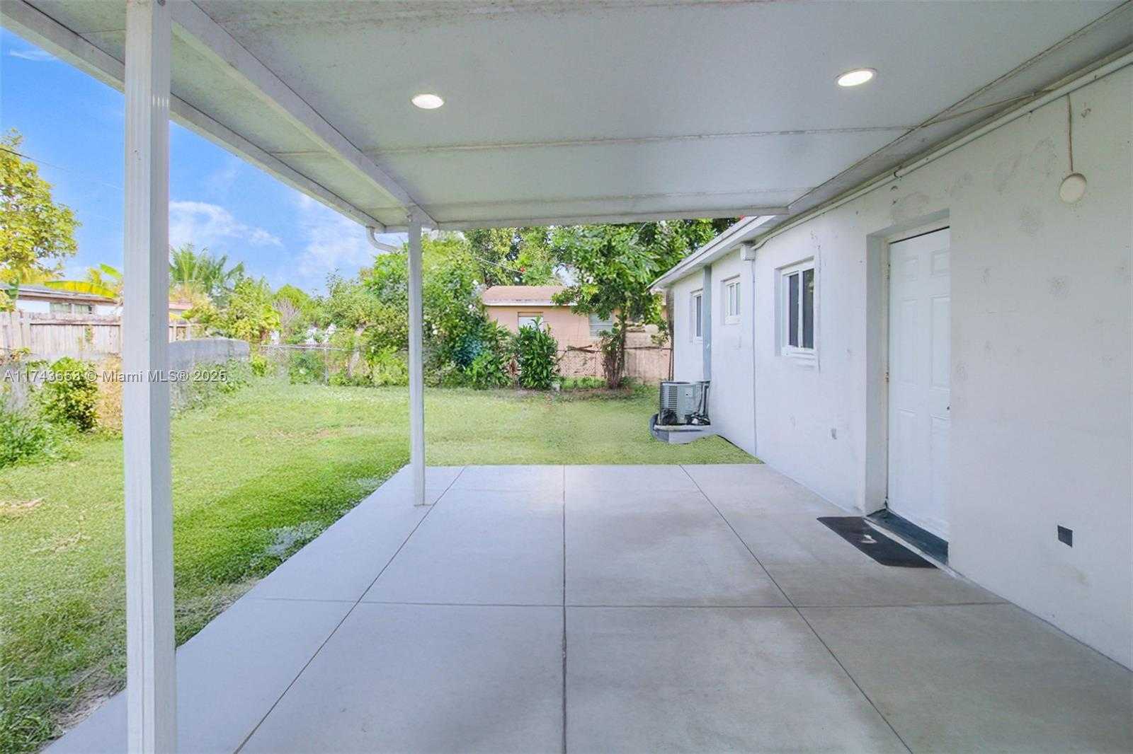 Small Image of 1431 NORTH EAST 156TH TER, North Miami Beach Number 11