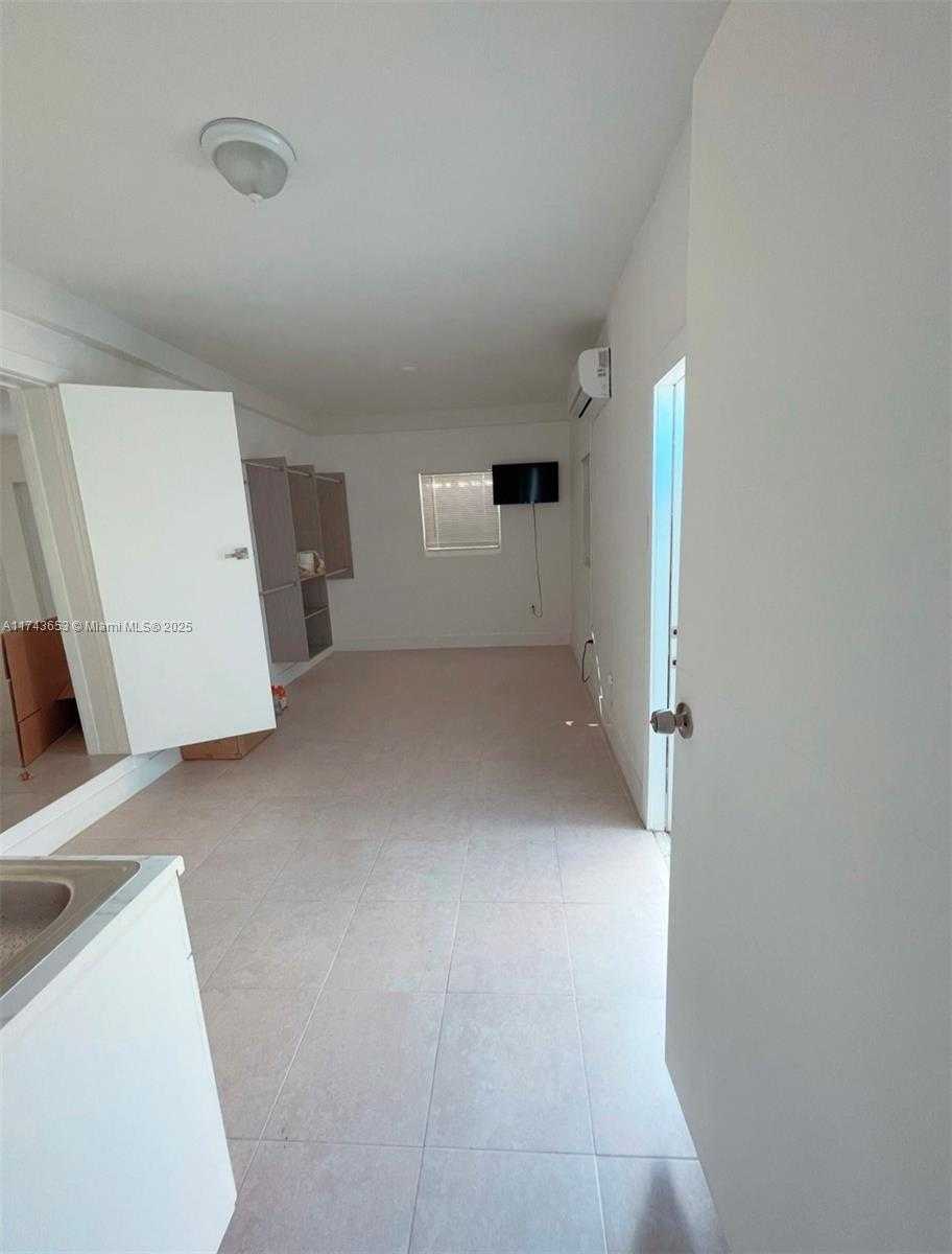 Small Image of 1431 NORTH EAST 156TH TER, North Miami Beach Number 12