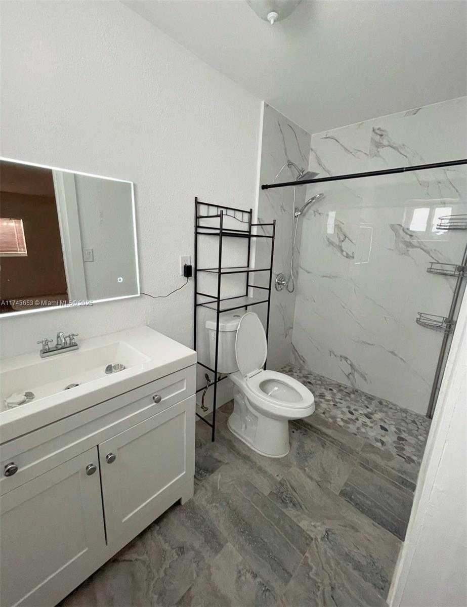 Small Image of 1431 NORTH EAST 156TH TER, North Miami Beach Number 16