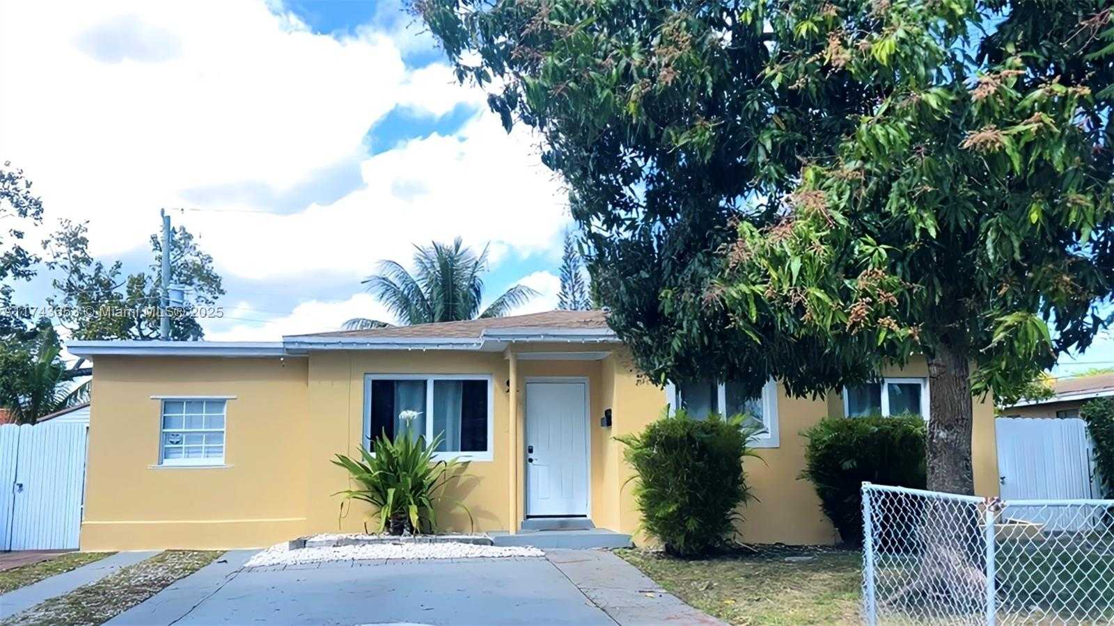 Small Image of 1431 NORTH EAST 156TH TER, North Miami Beach Number 2