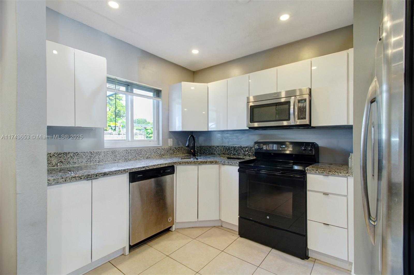 Small Image of 1431 NORTH EAST 156TH TER, North Miami Beach Number 3