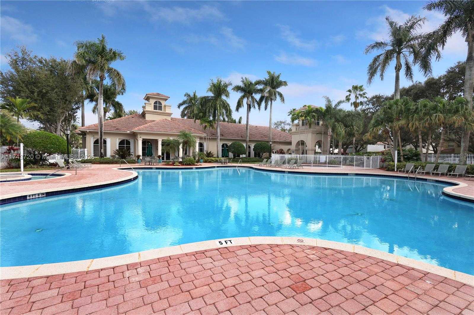 Small Image of 7459 NORTH WEST 17TH DR, Pembroke Pines Number 31