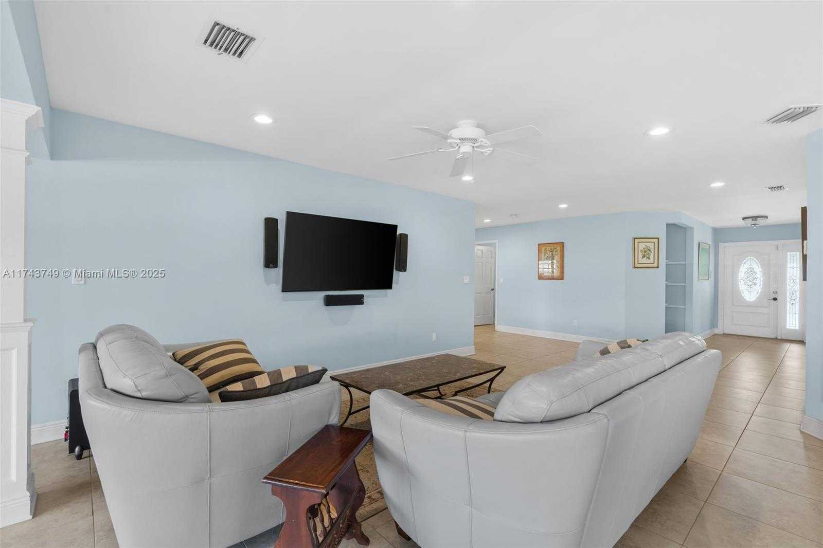 Small Image of 19650 SOUTH WEST 207TH AVE, Miami Number 10