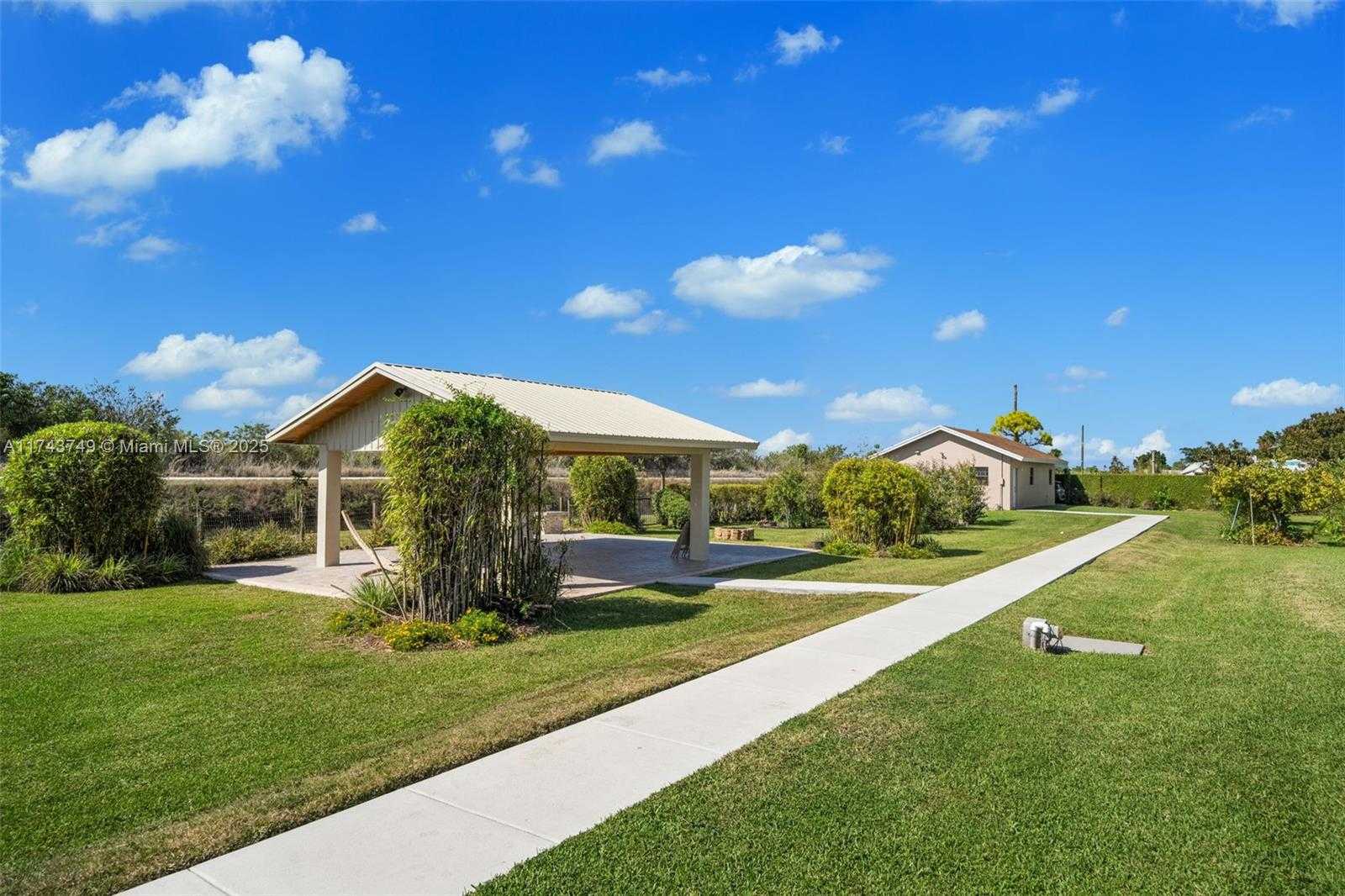 Small Image of 19650 SOUTH WEST 207TH AVE, Miami Number 32