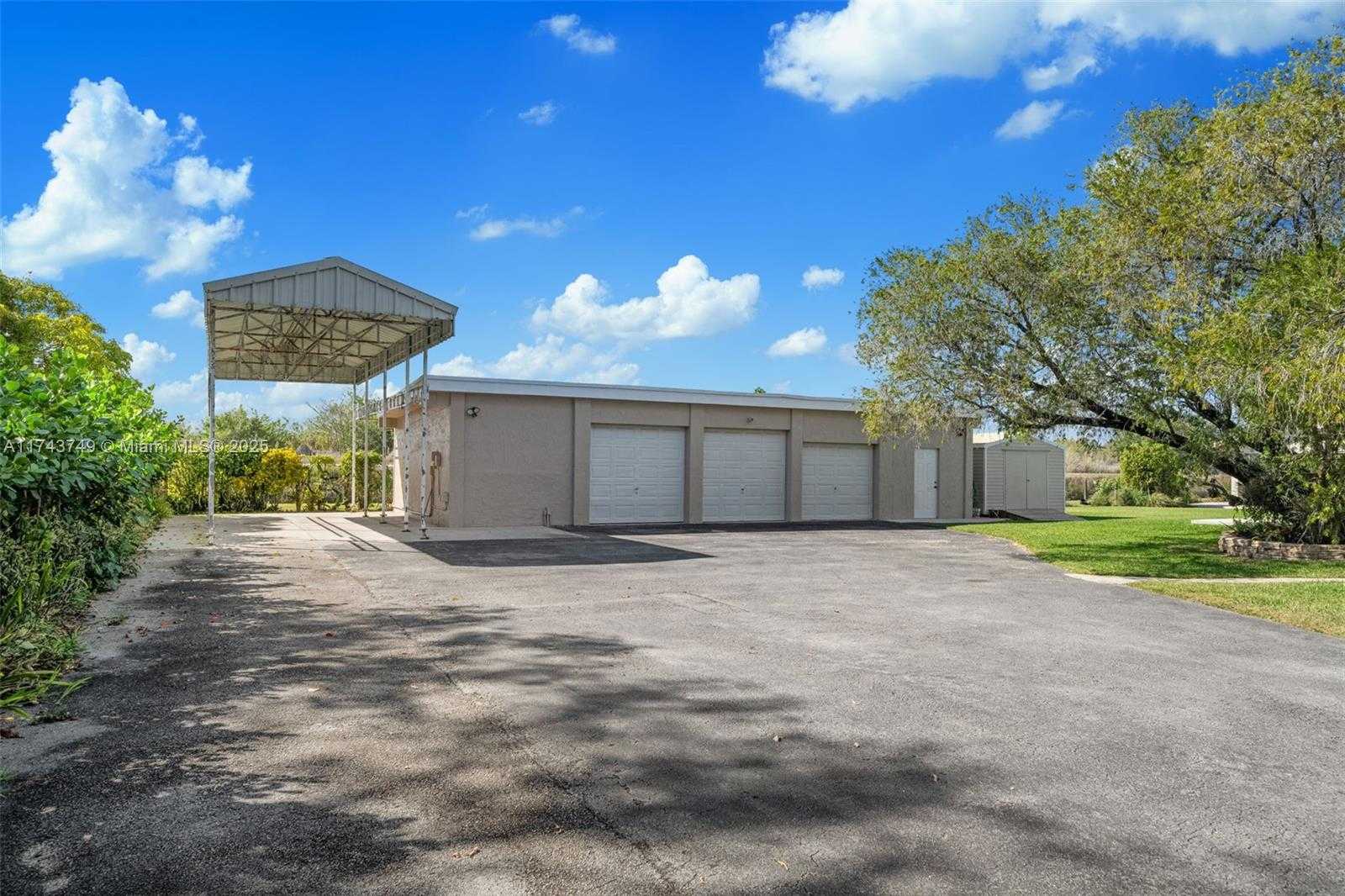 Small Image of 19650 SOUTH WEST 207TH AVE, Miami Number 37