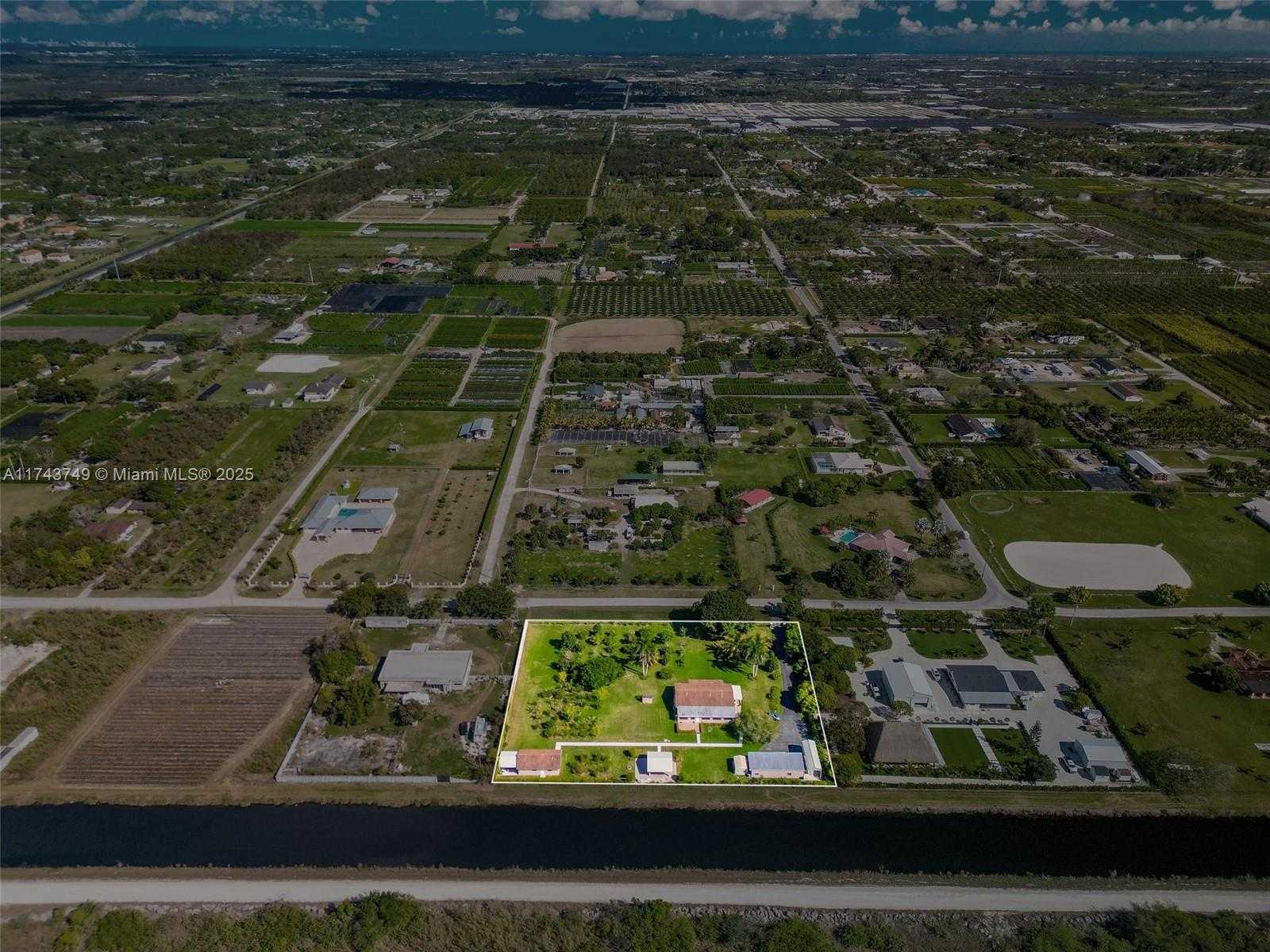 Small Image of 19650 SOUTH WEST 207TH AVE, Miami Number 43