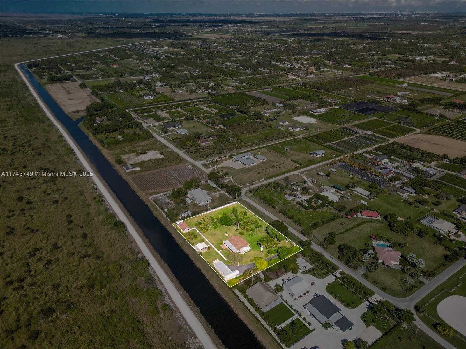 Small Image of 19650 SOUTH WEST 207TH AVE, Miami Number 45