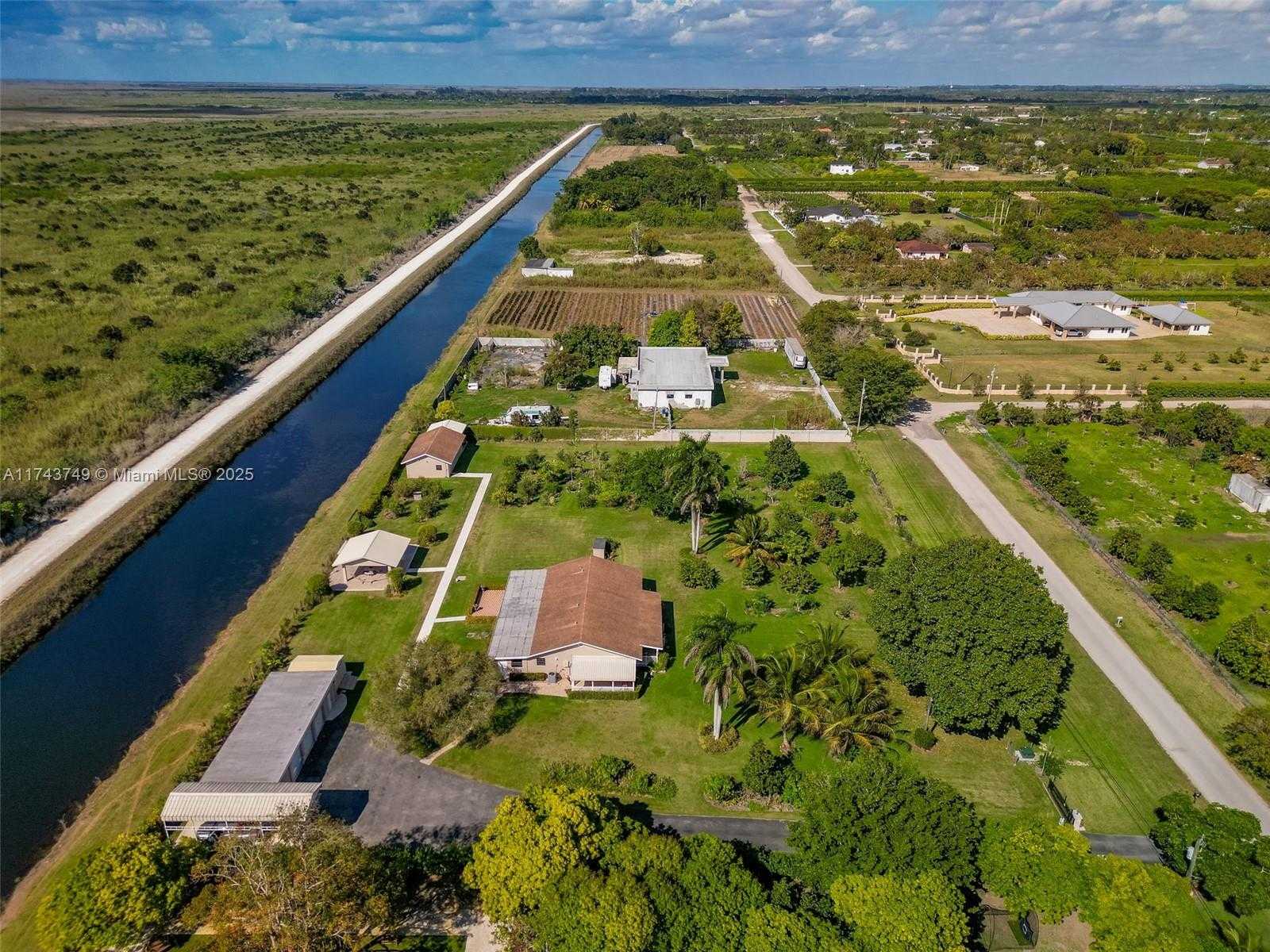 Small Image of 19650 SOUTH WEST 207TH AVE, Miami Number 51