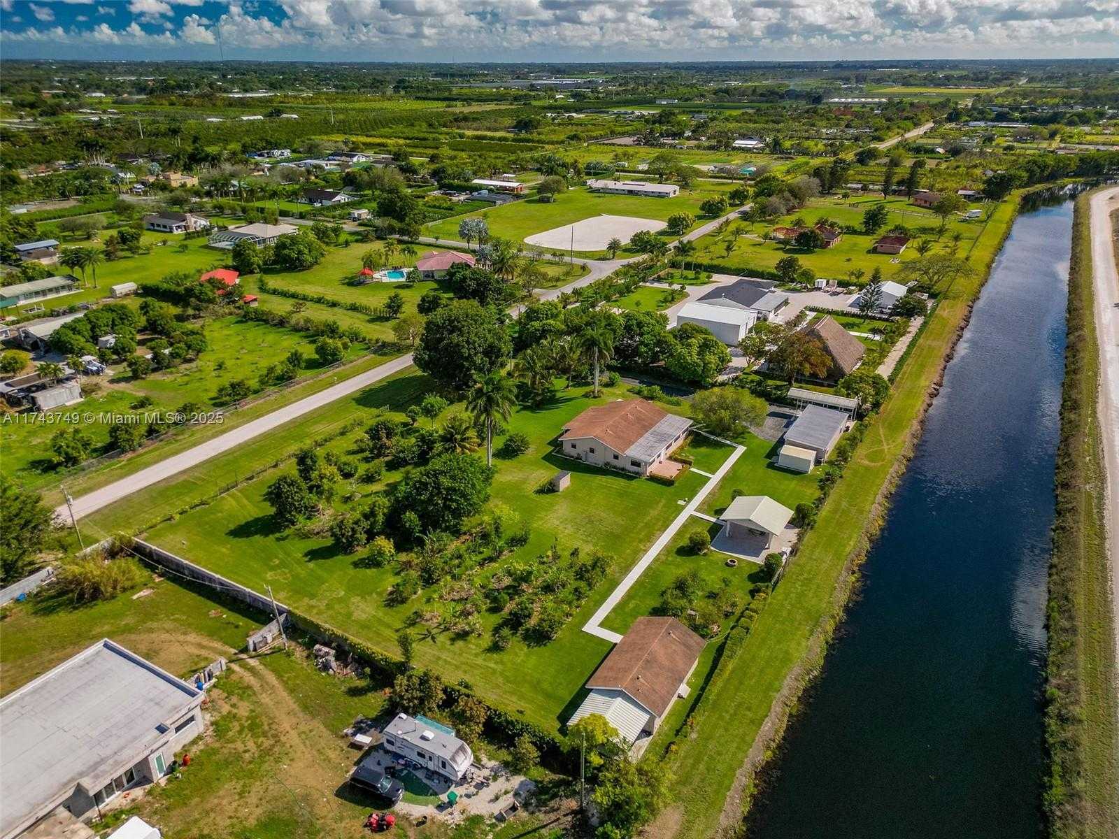 Small Image of 19650 SOUTH WEST 207TH AVE, Miami Number 56