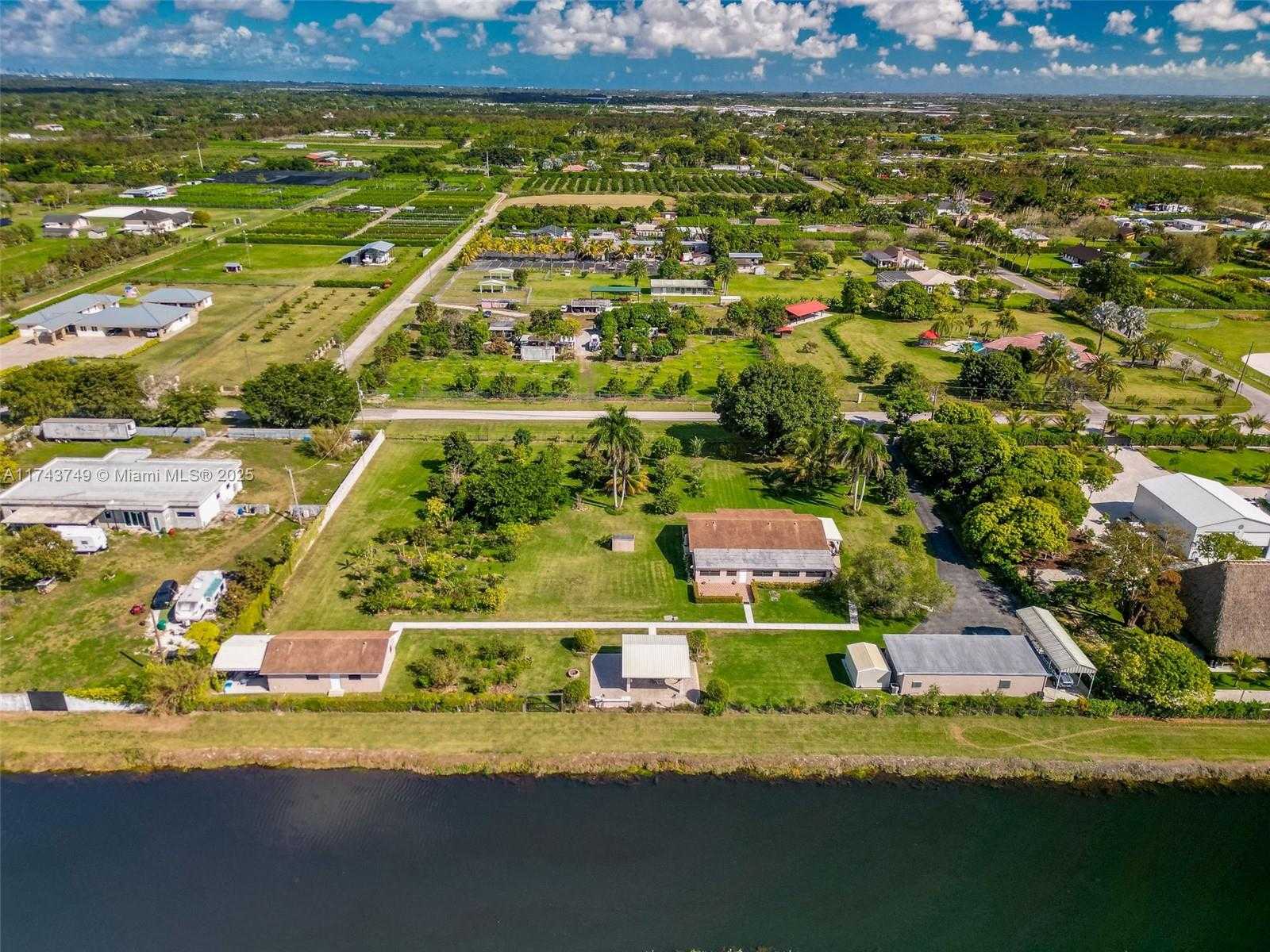Small Image of 19650 SOUTH WEST 207TH AVE, Miami Number 57