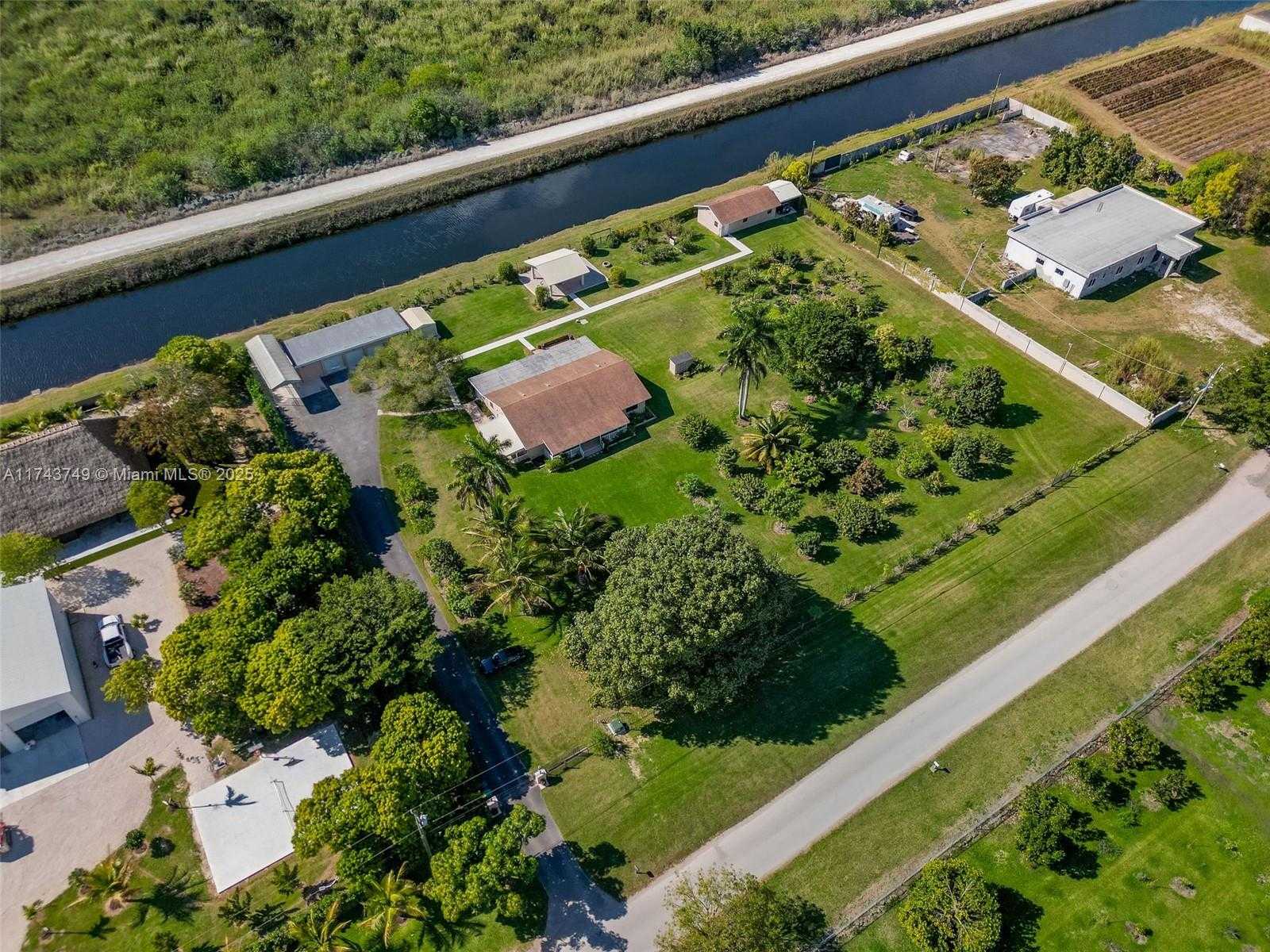 Small Image of 19650 SOUTH WEST 207TH AVE, Miami Number 61