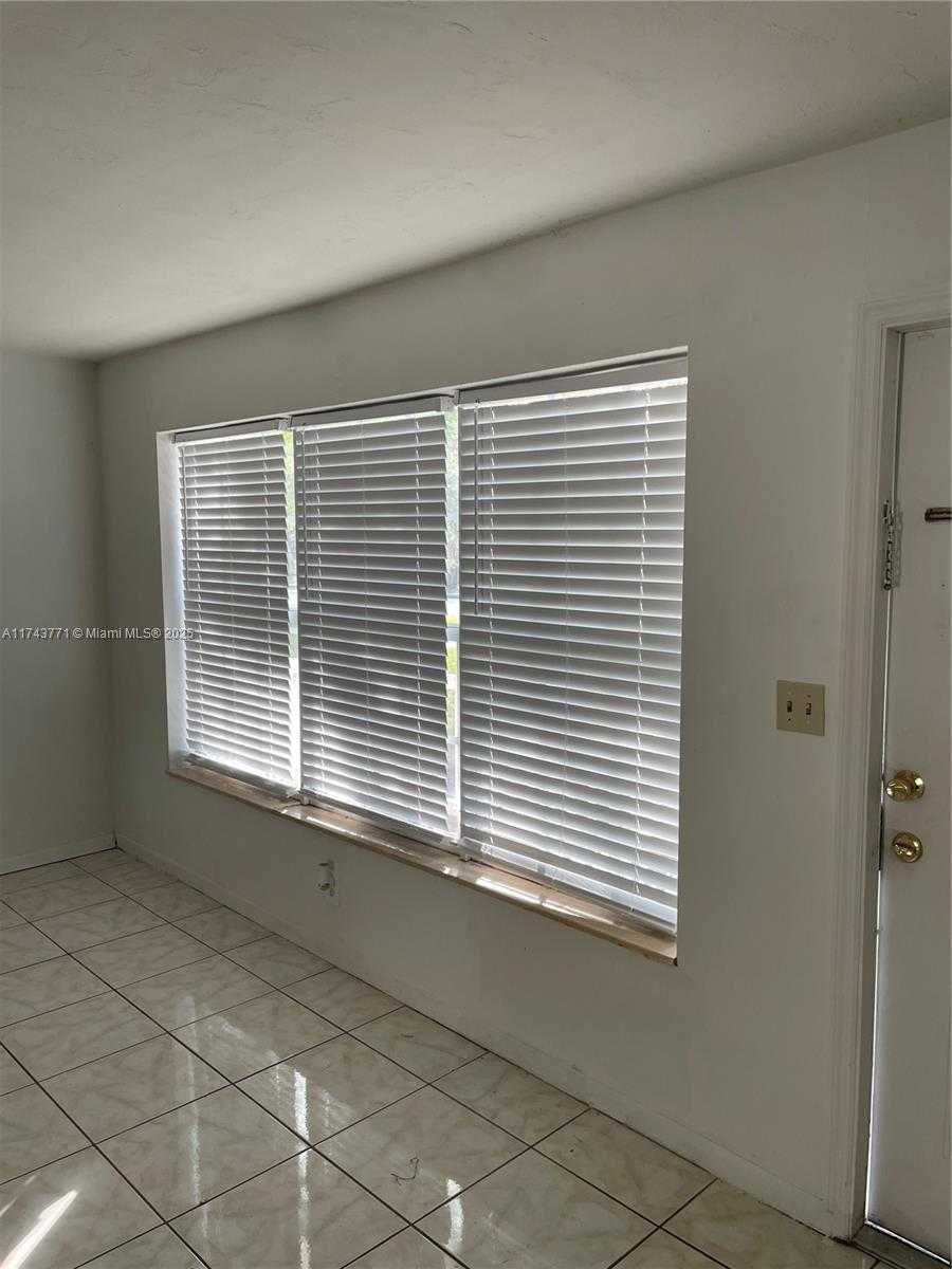 Small Image of 1504 NORTH WEST 58TH AVE, Margate Number 11
