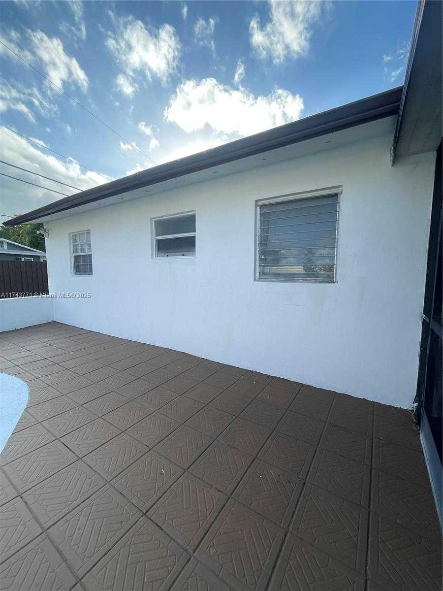 Small Image of 1504 NORTH WEST 58TH AVE, Margate Number 14