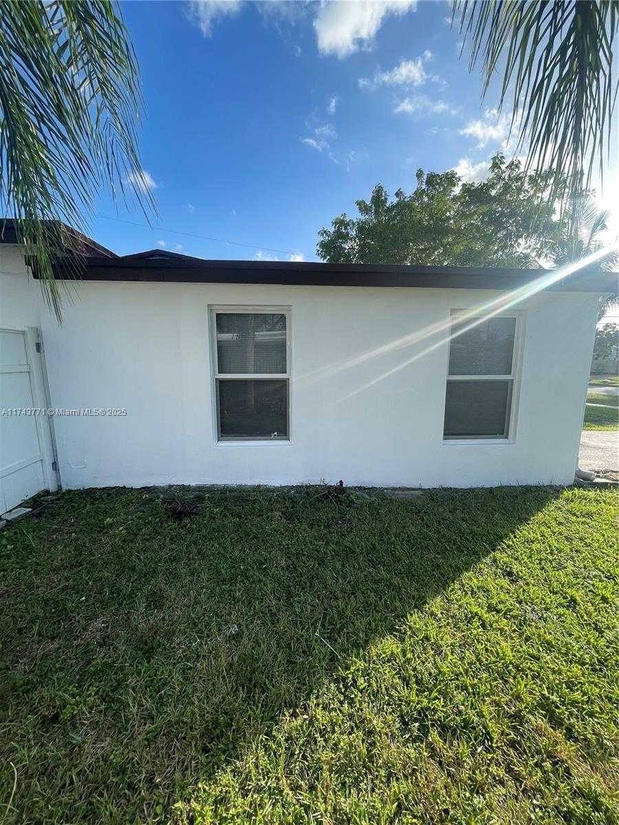 Small Image of 1504 NORTH WEST 58TH AVE, Margate Number 23