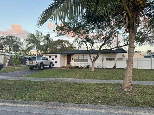 Small Image of 1504 NORTH WEST 58TH AVE, Margate Number 3