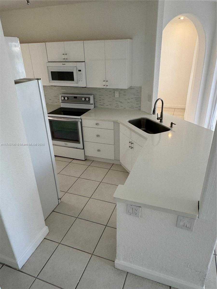 Small Image of 3523 SOUTH WEST 169TH TER, Miramar Number 13