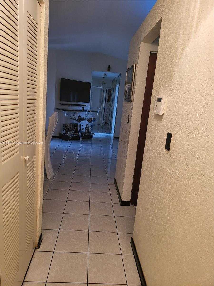 Small Image of 6771 NORTH WEST 199TH TER, Hialeah Number 17