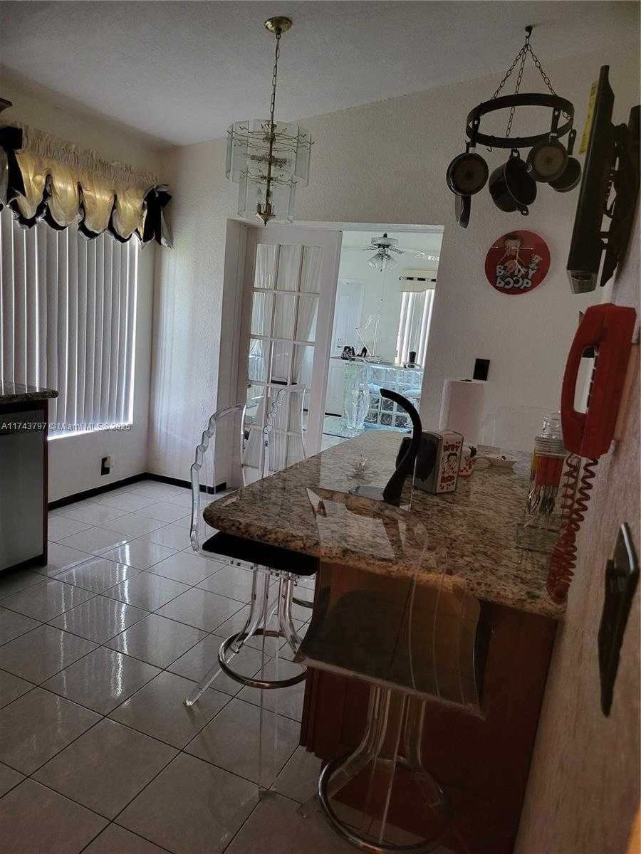 Small Image of 6771 NORTH WEST 199TH TER, Hialeah Number 34