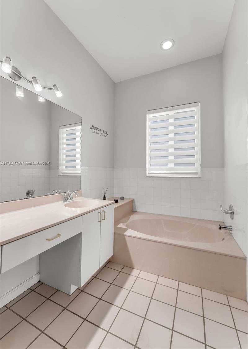 Small Image of 2830 SOUTH EAST 5TH PL, Homestead Number 23