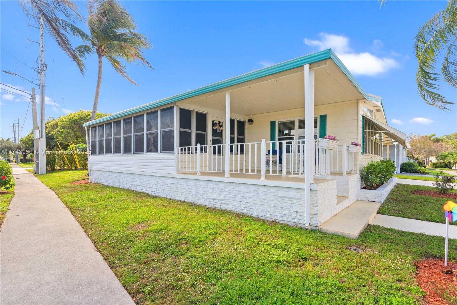 Small Image of 202 NORTH WEST 52ND ST, Deerfield Beach Number 6