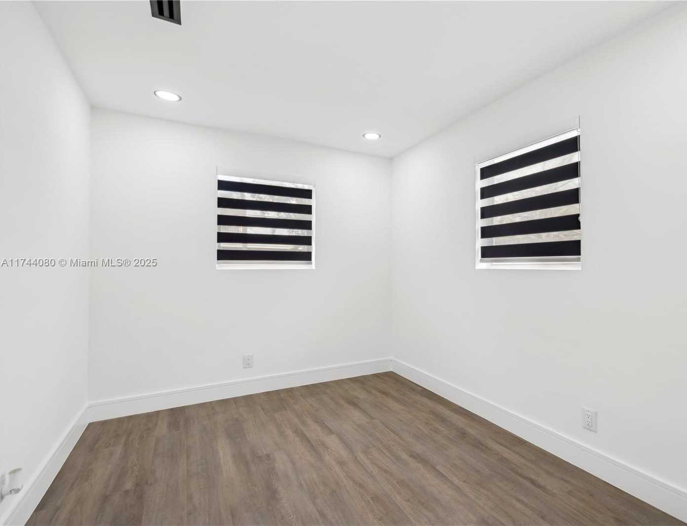 Small Image of 6541 NORTH WEST 5TH ST, Margate Number 18