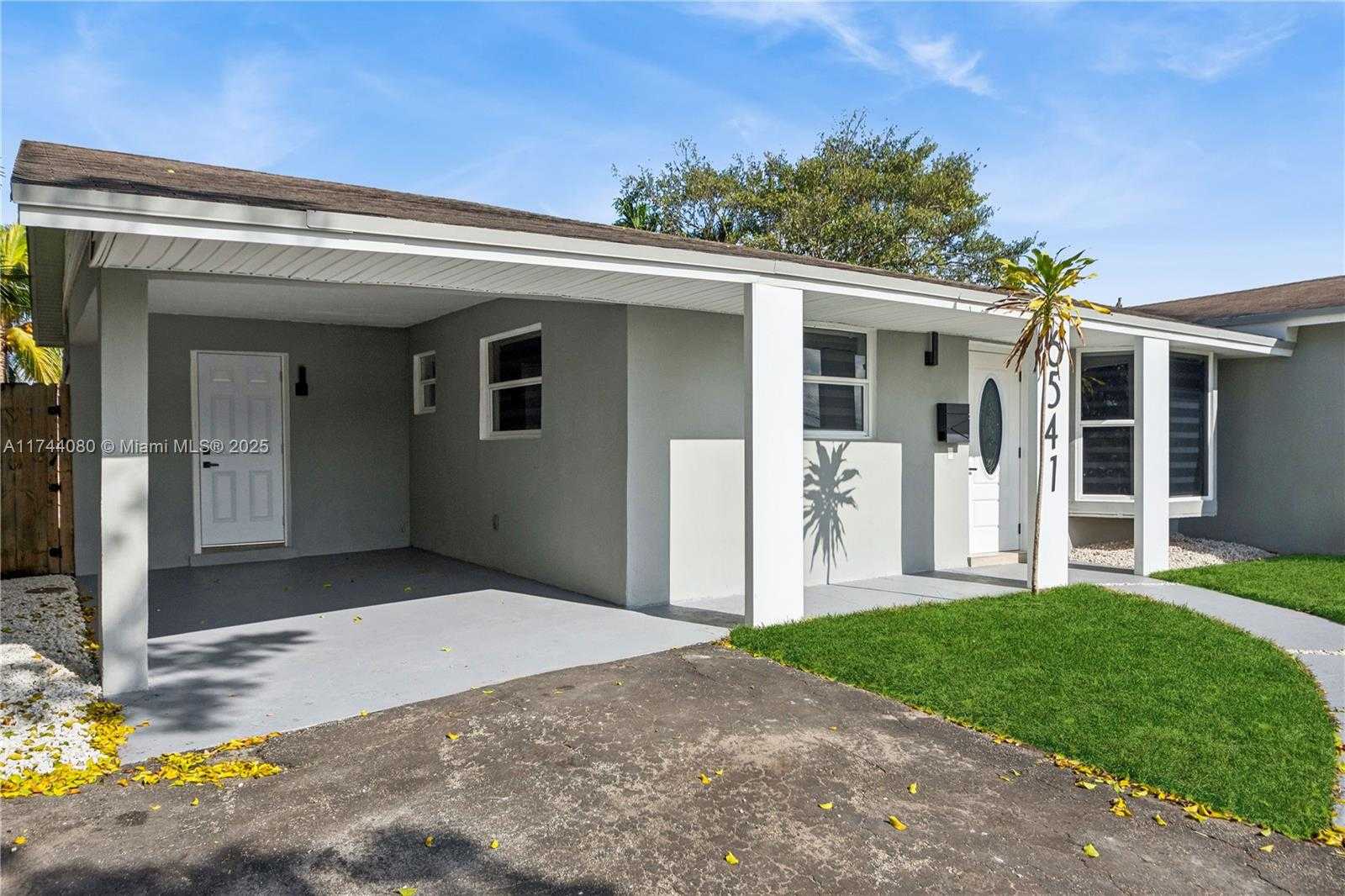 Small Image of 6541 NORTH WEST 5TH ST, Margate Number 2
