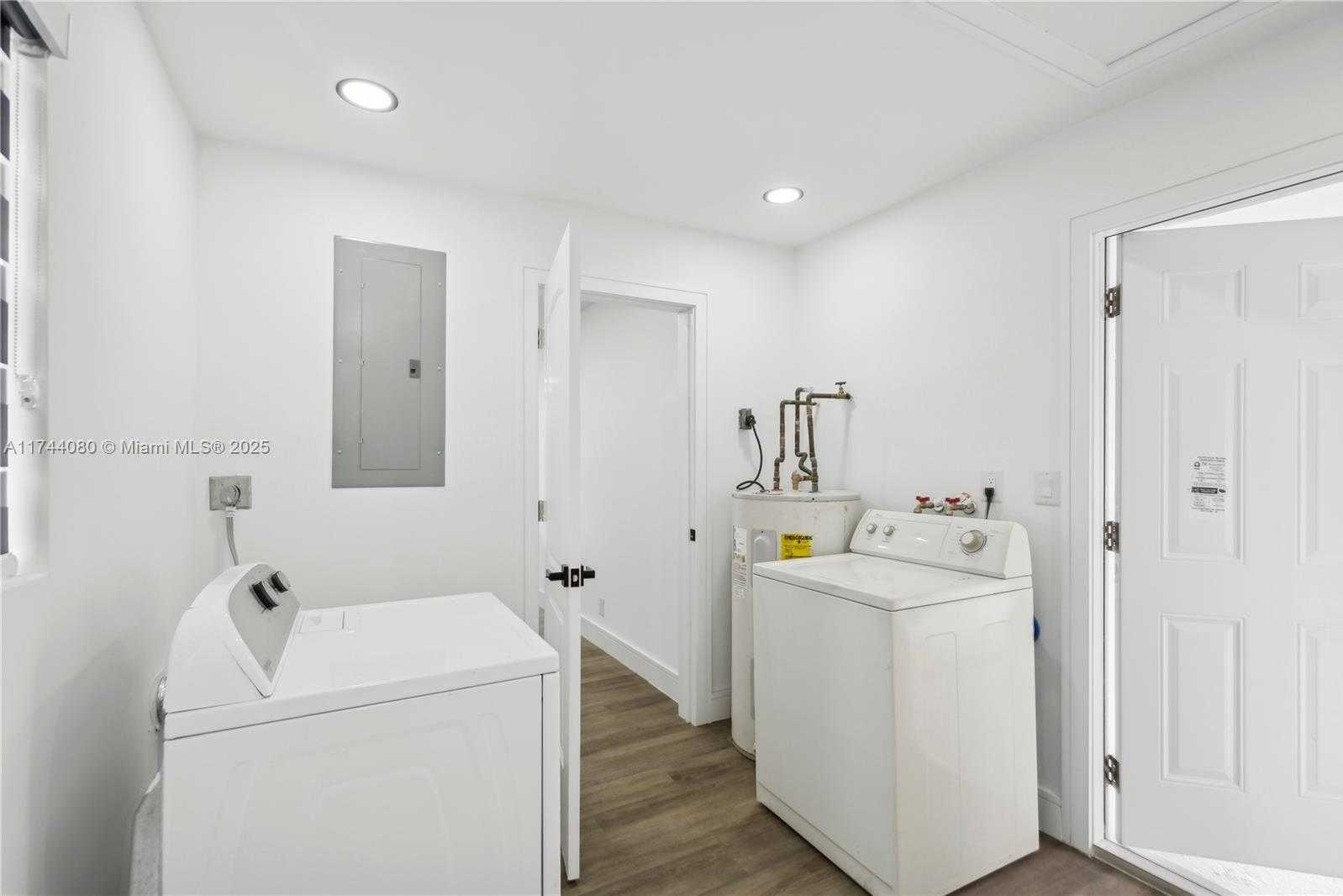 Small Image of 6541 NORTH WEST 5TH ST, Margate Number 24