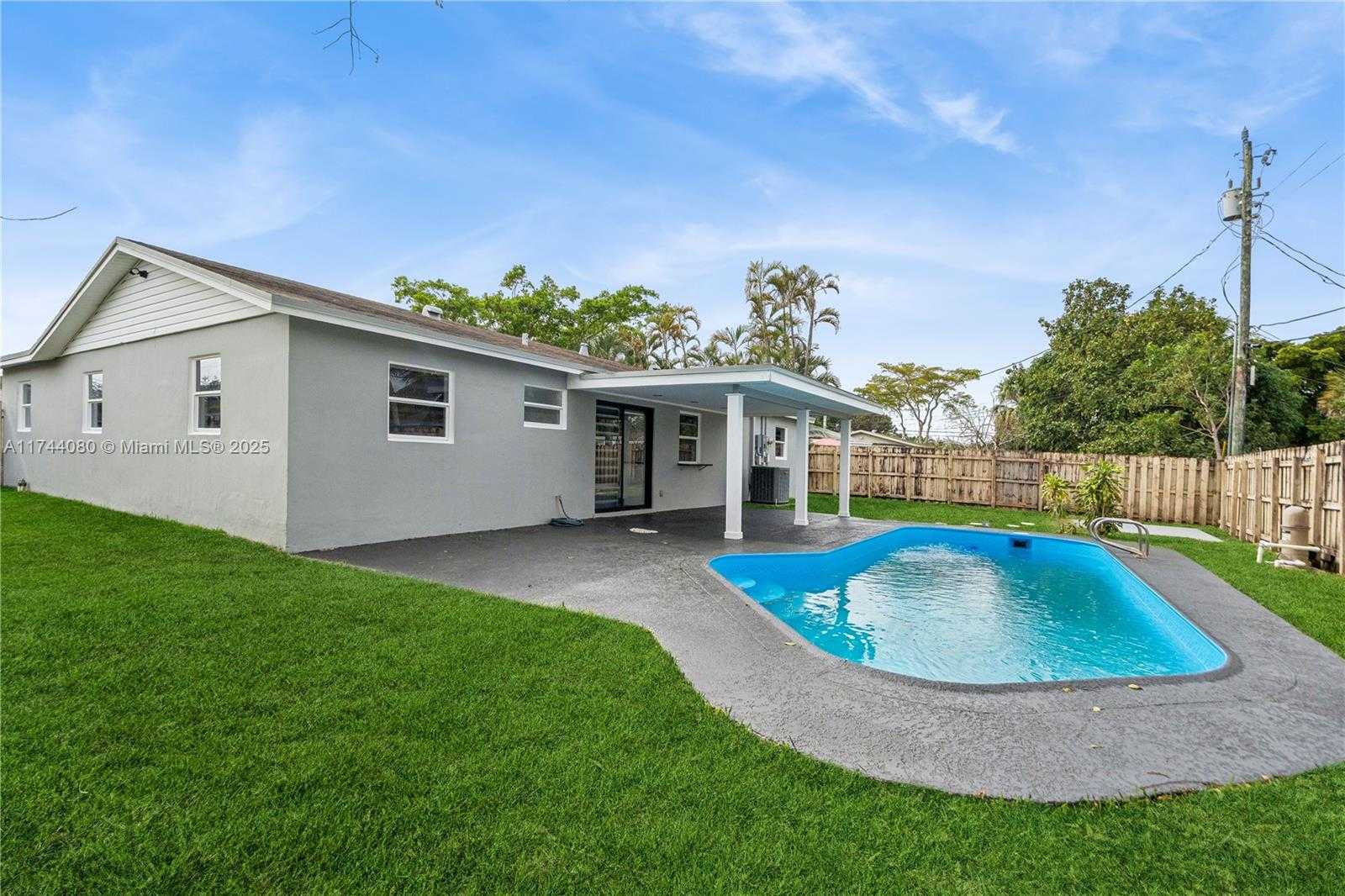 Small Image of 6541 NORTH WEST 5TH ST, Margate Number 6