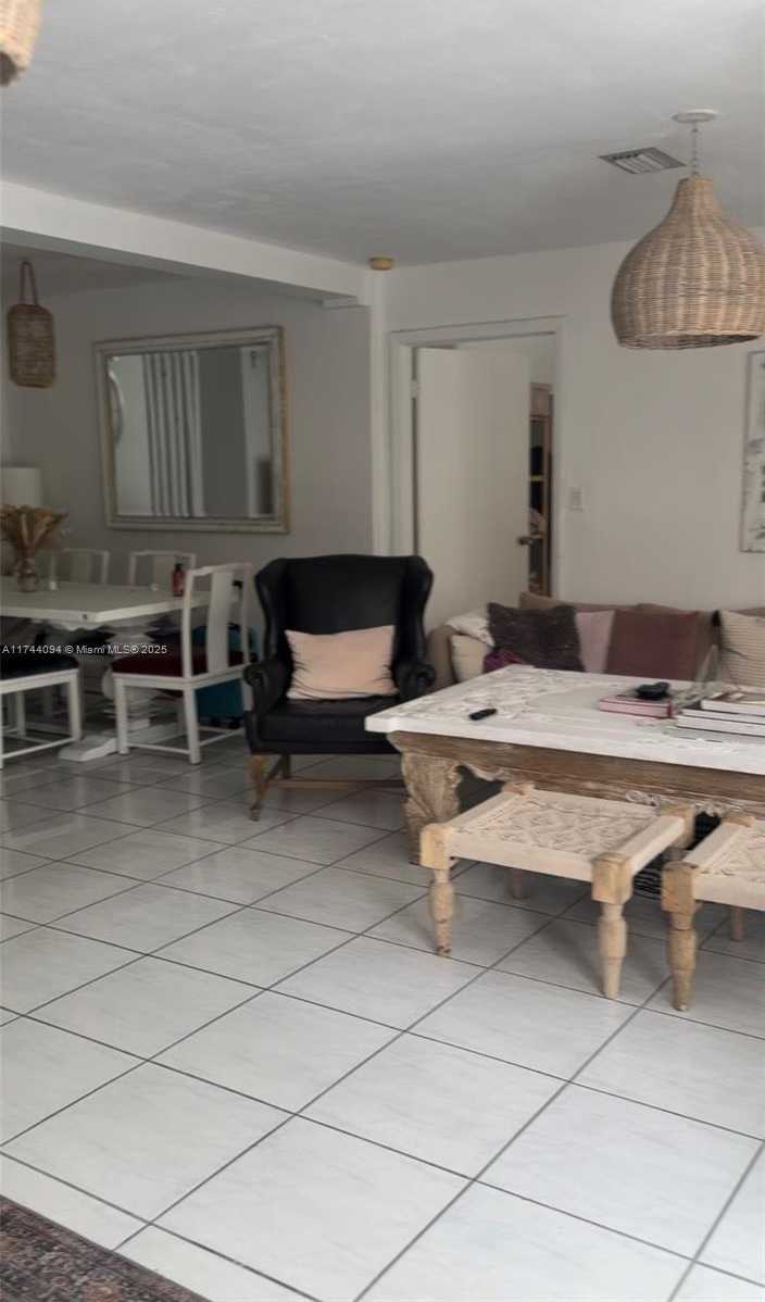 Small Image of 725 FERNWOOD RD, Key Biscayne Number 4