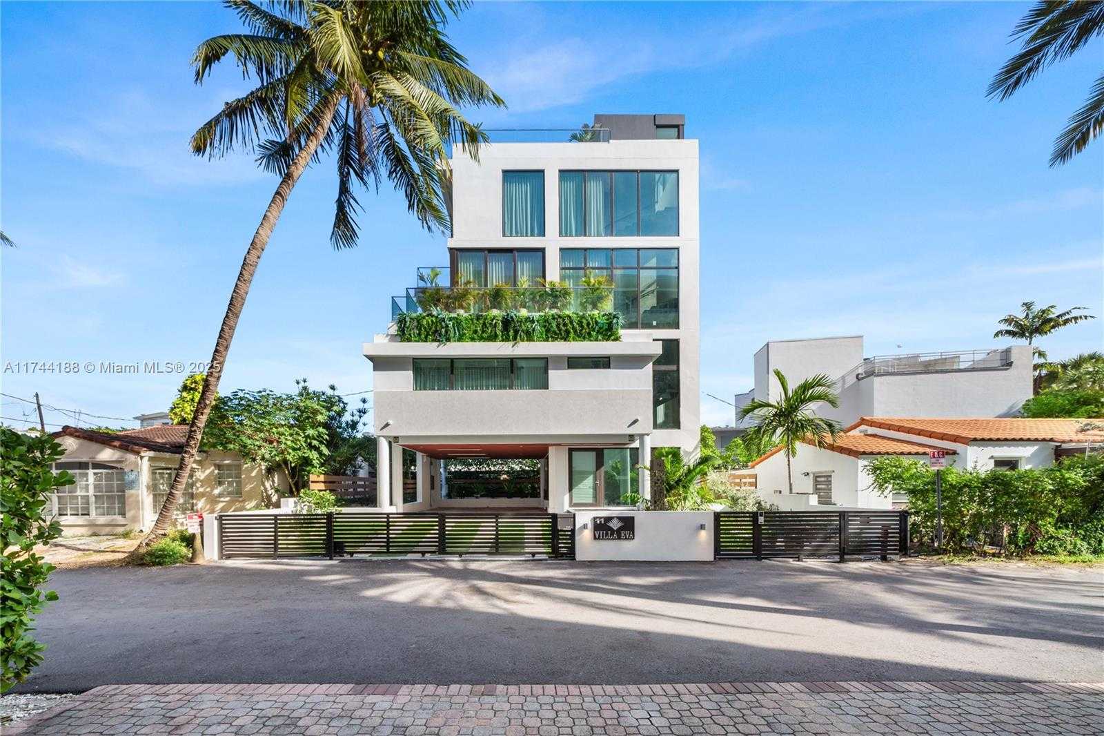 Small Image of 11 CENTURY LN, Miami Beach Number 18