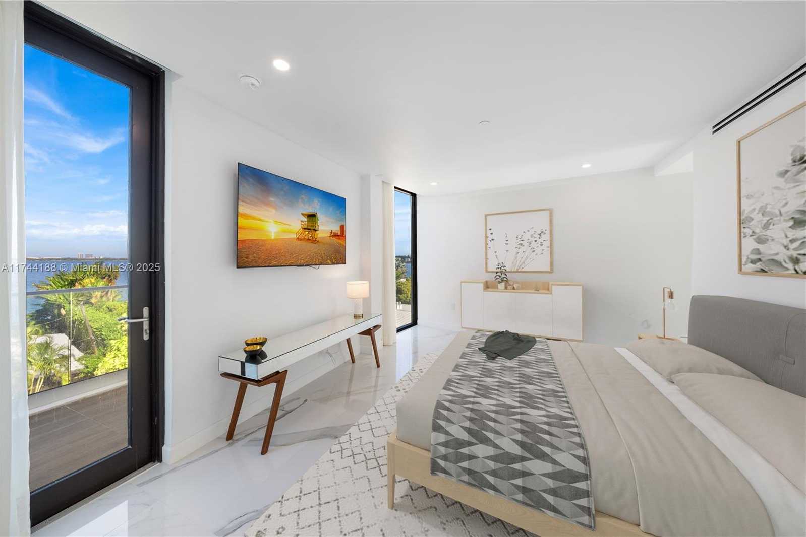 Small Image of 11 CENTURY LN, Miami Beach Number 28
