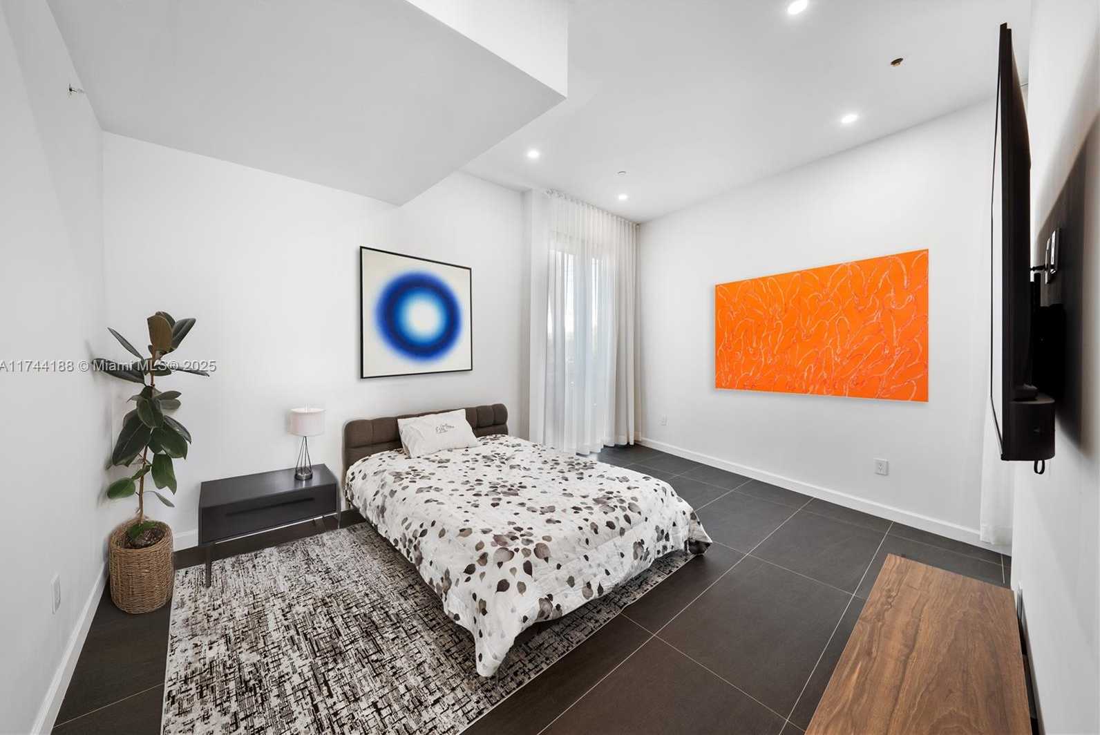 Small Image of 11 CENTURY LN, Miami Beach Number 47