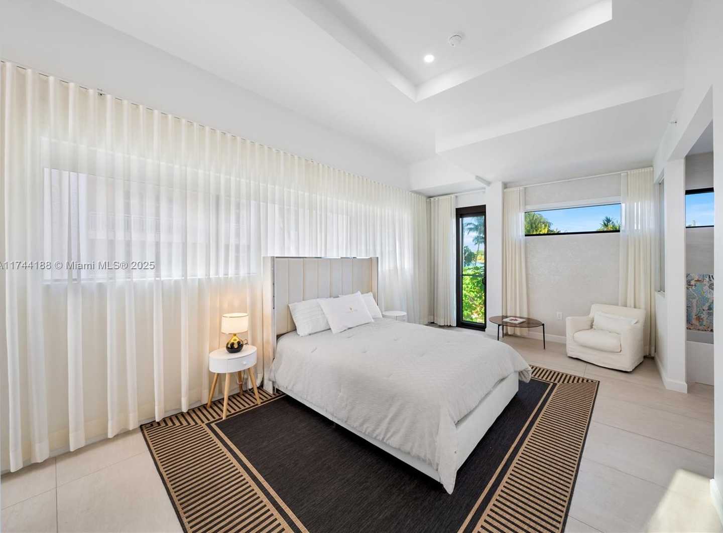 Small Image of 11 CENTURY LN, Miami Beach Number 51