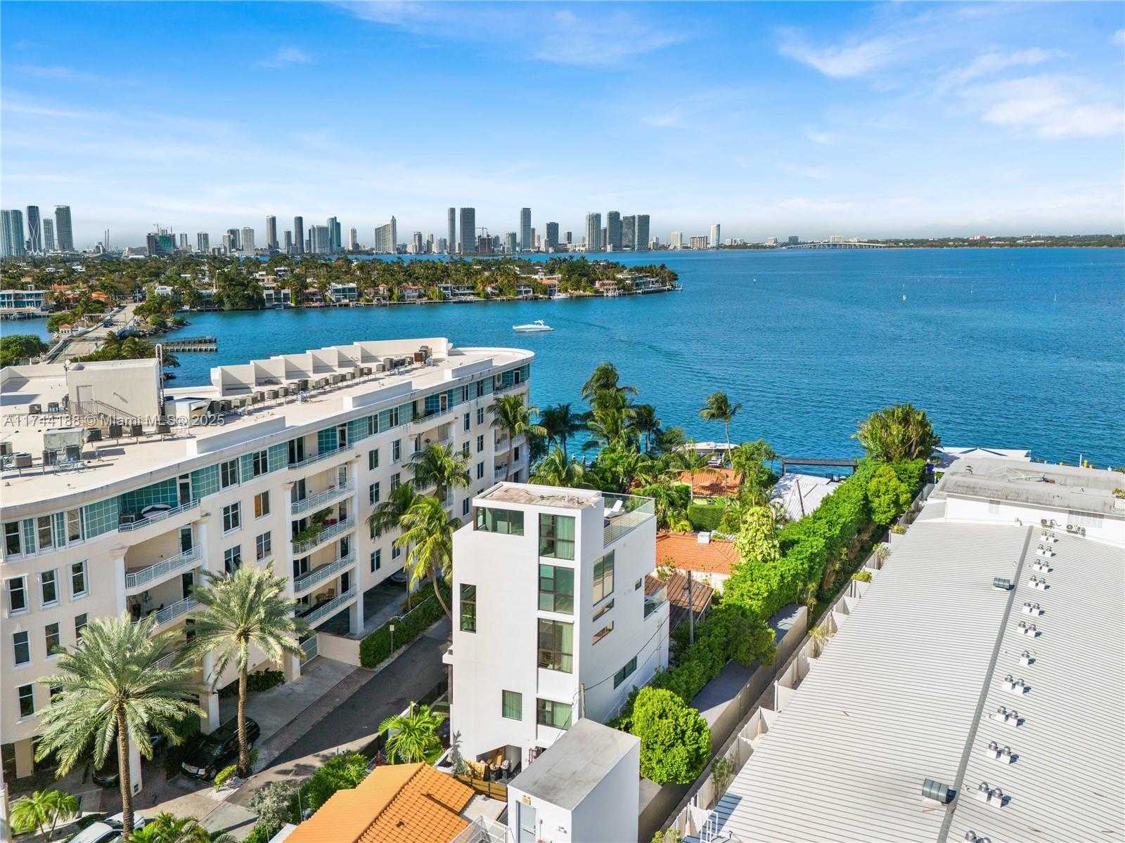 Small Image of 11 CENTURY LN, Miami Beach Number 67
