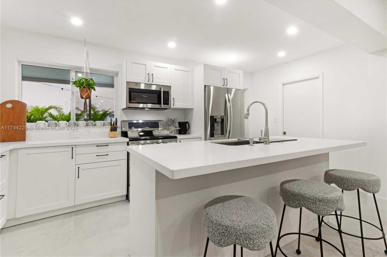 Small Image of 191 SOUTH EAST 13TH AVE, Pompano Beach Number 10