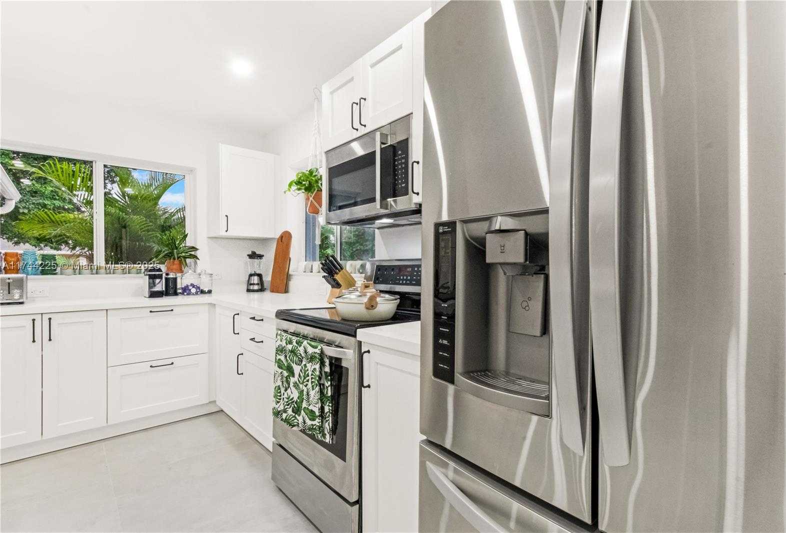 Small Image of 191 SOUTH EAST 13TH AVE, Pompano Beach Number 14