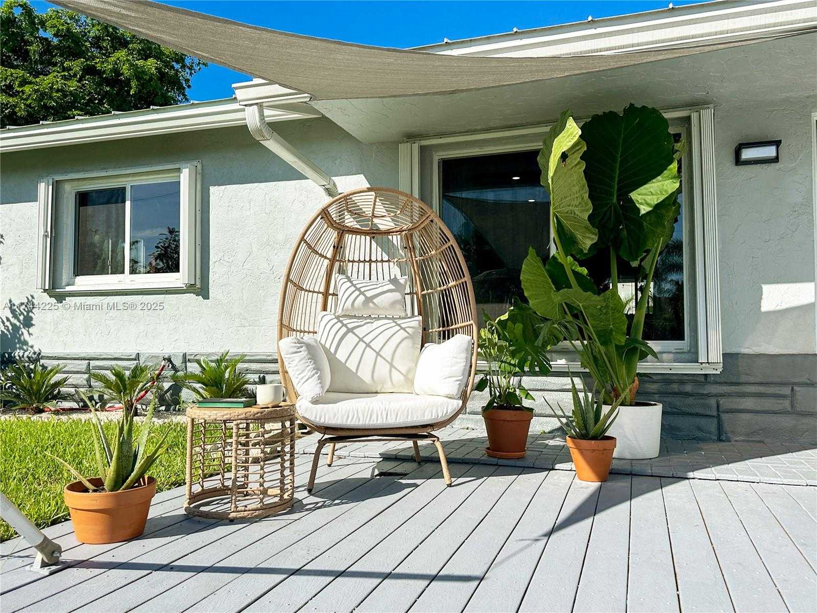 Small Image of 191 SOUTH EAST 13TH AVE, Pompano Beach Number 2