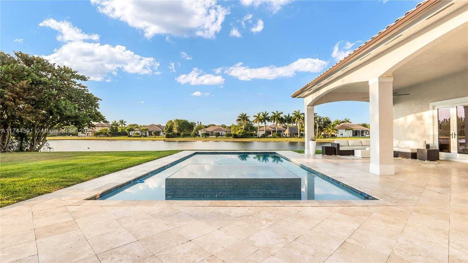Small Image of 14443 SOUTH JOCKEY CIR S, Davie Number 10