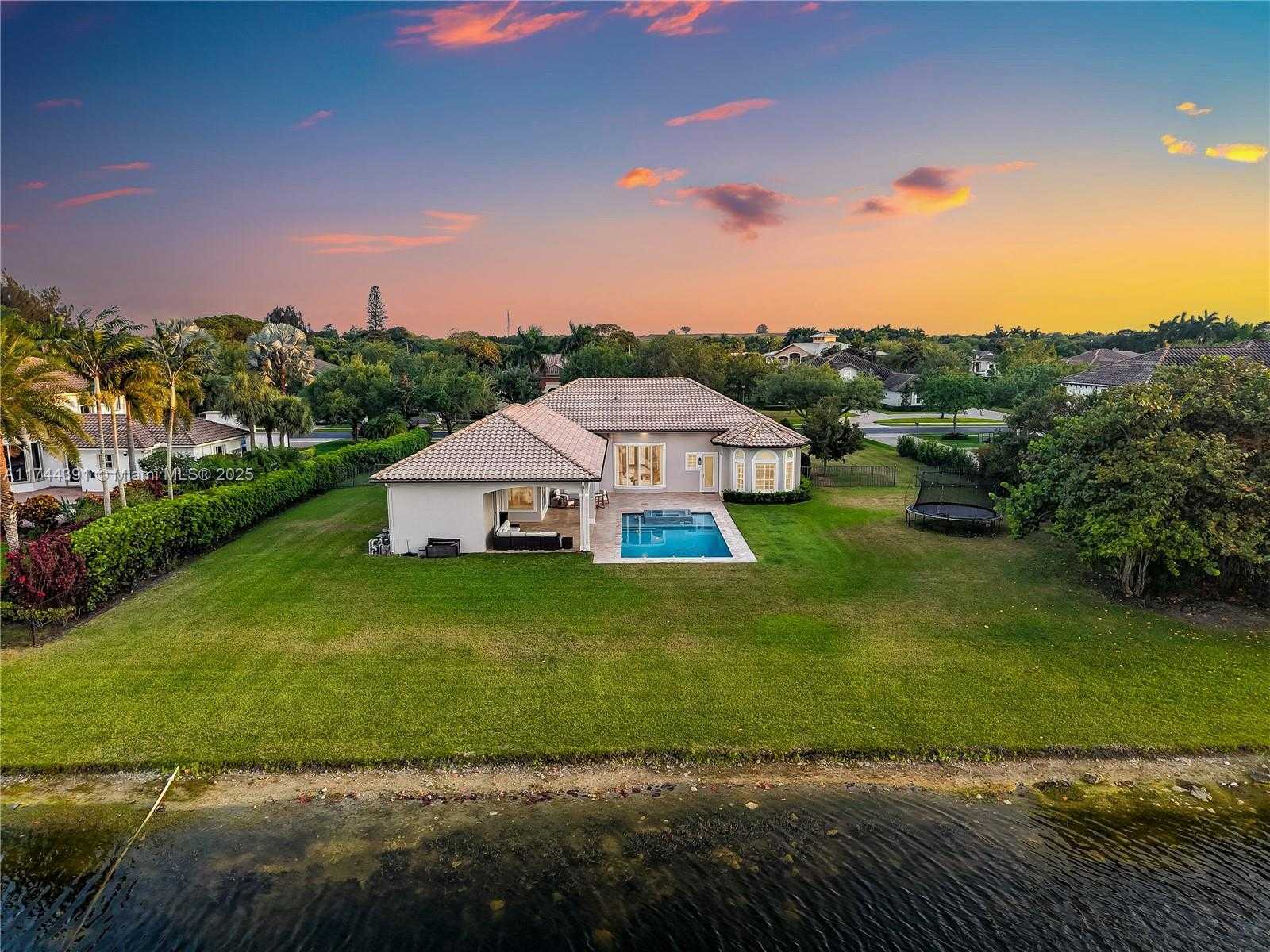 Small Image of 14443 SOUTH JOCKEY CIR S, Davie Number 12