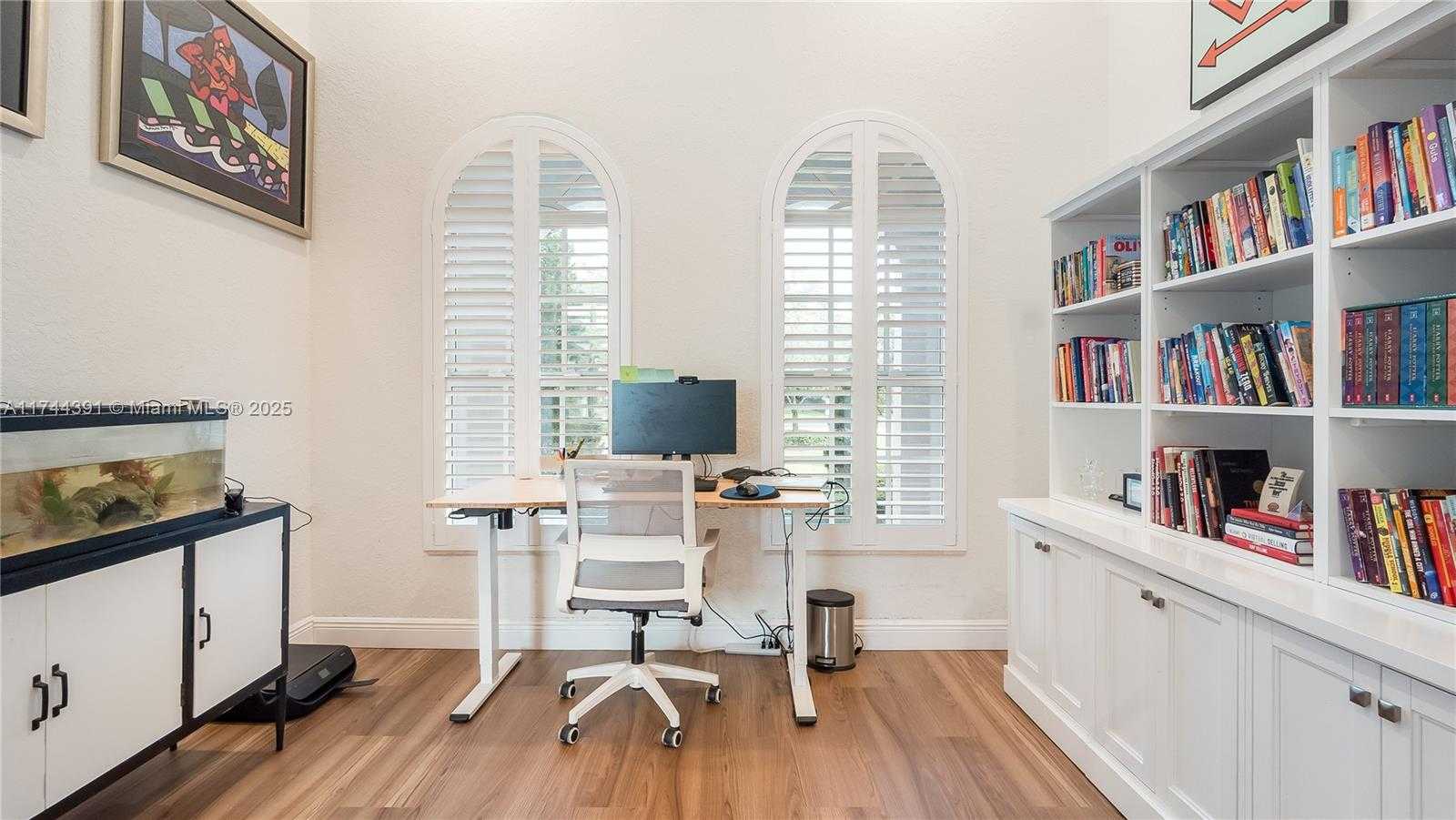 Small Image of 14443 SOUTH JOCKEY CIR S, Davie Number 19
