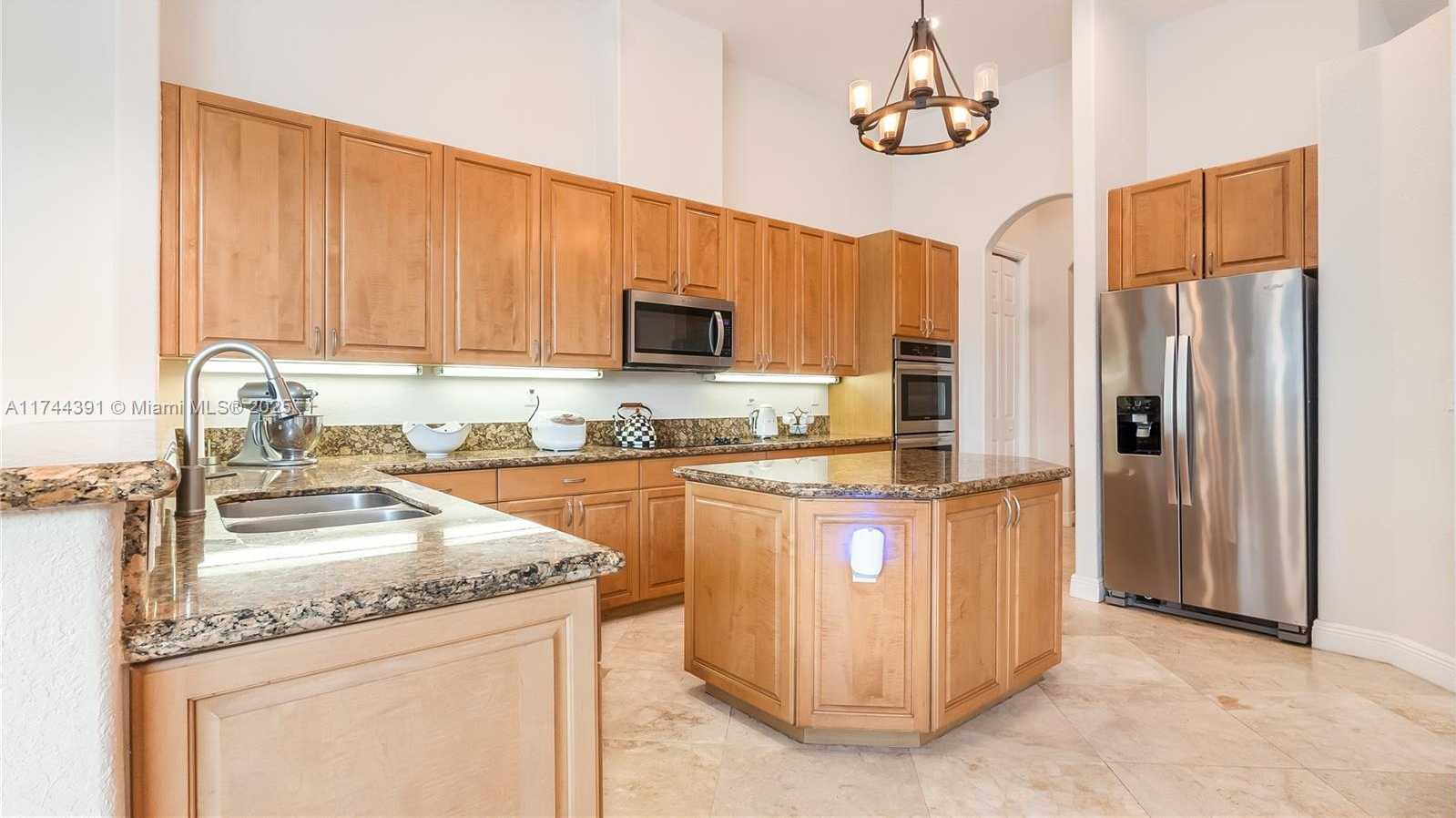 Small Image of 14443 SOUTH JOCKEY CIR S, Davie Number 22