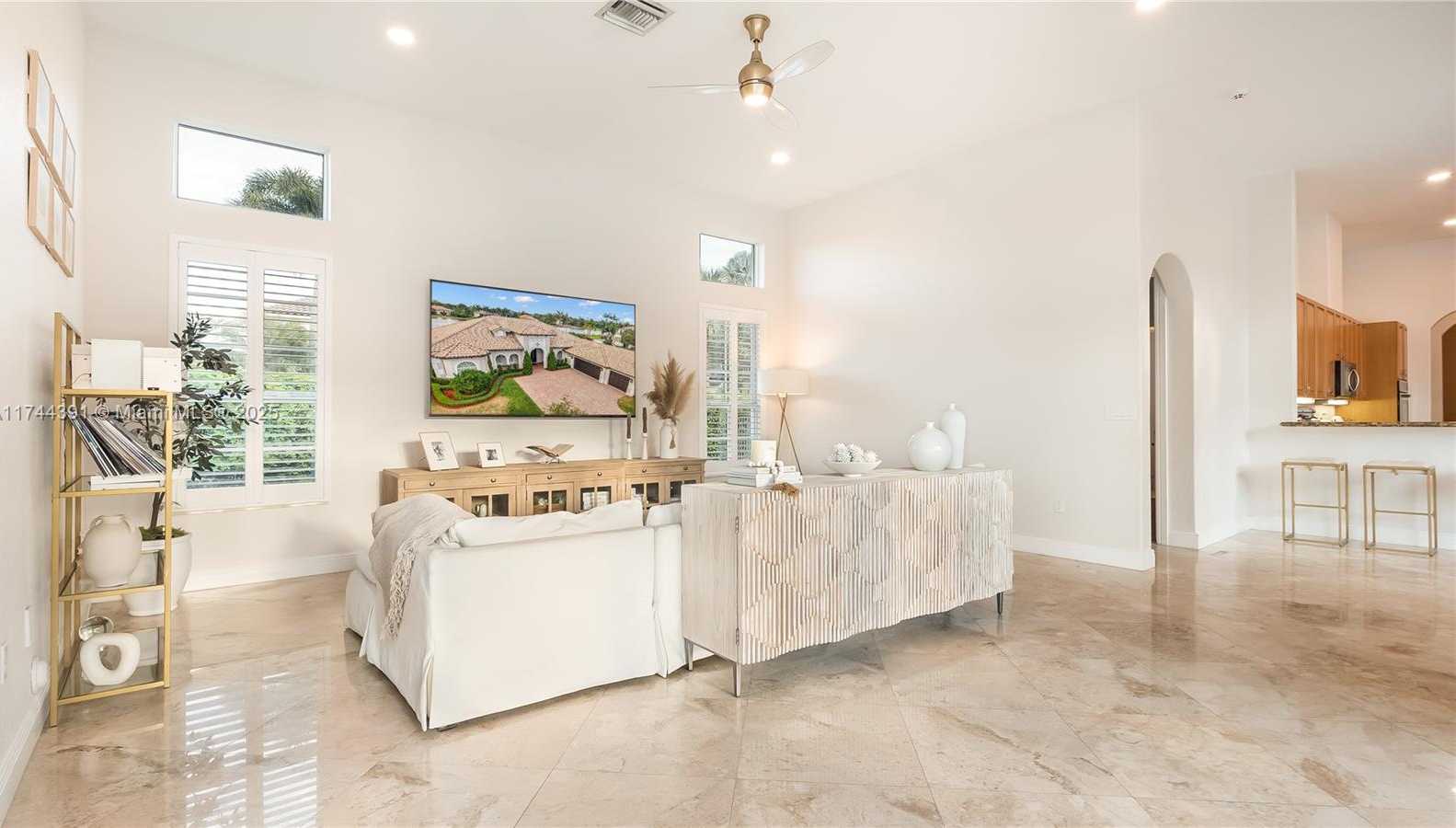 Small Image of 14443 SOUTH JOCKEY CIR S, Davie Number 25