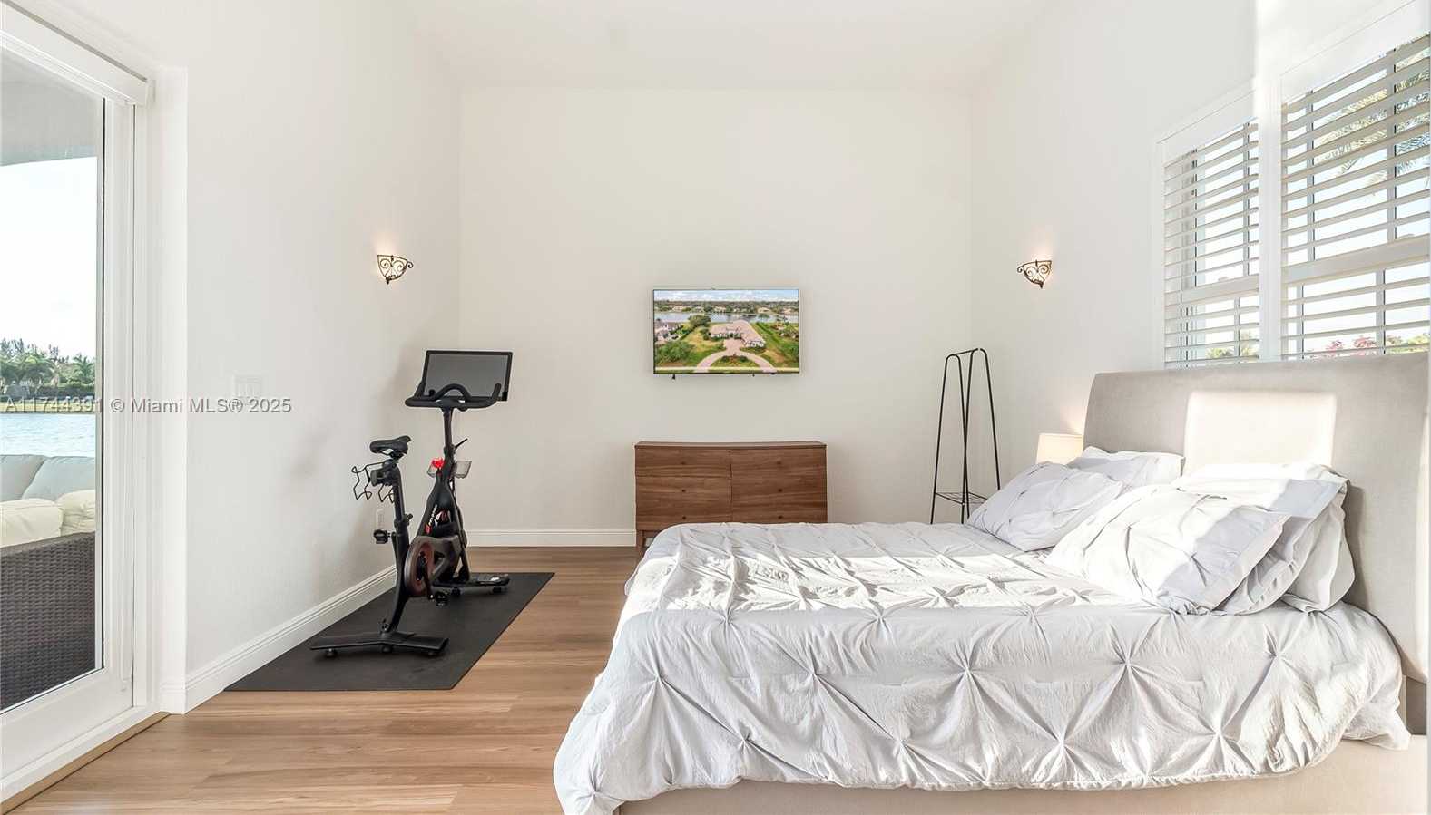 Small Image of 14443 SOUTH JOCKEY CIR S, Davie Number 28