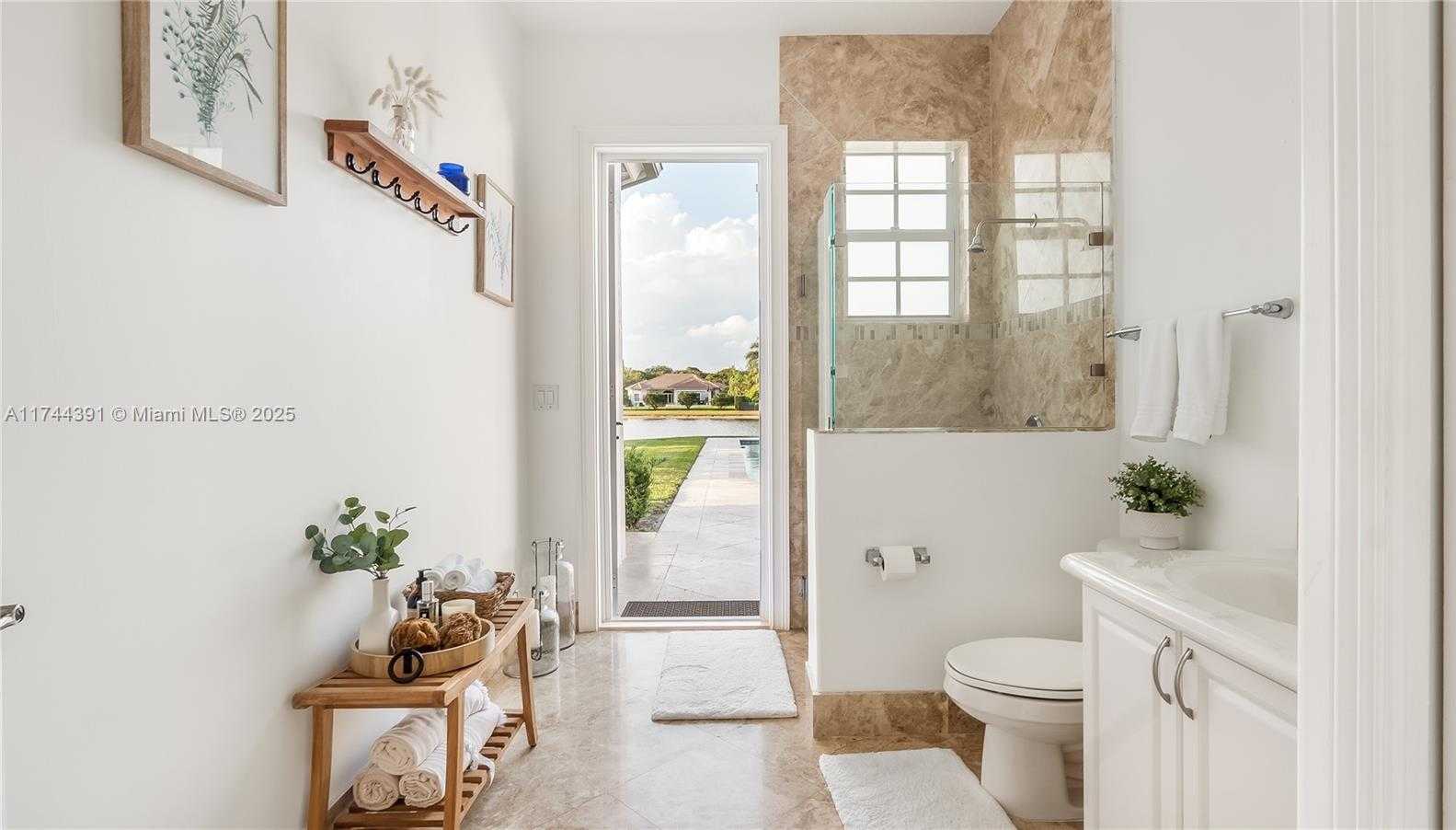 Small Image of 14443 SOUTH JOCKEY CIR S, Davie Number 31