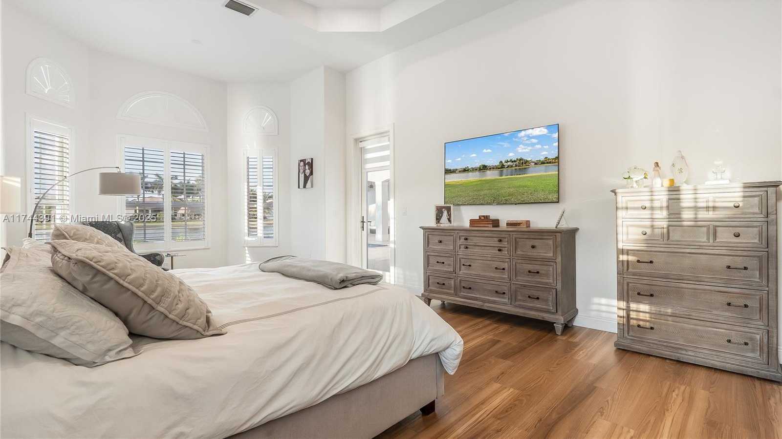 Small Image of 14443 SOUTH JOCKEY CIR S, Davie Number 33